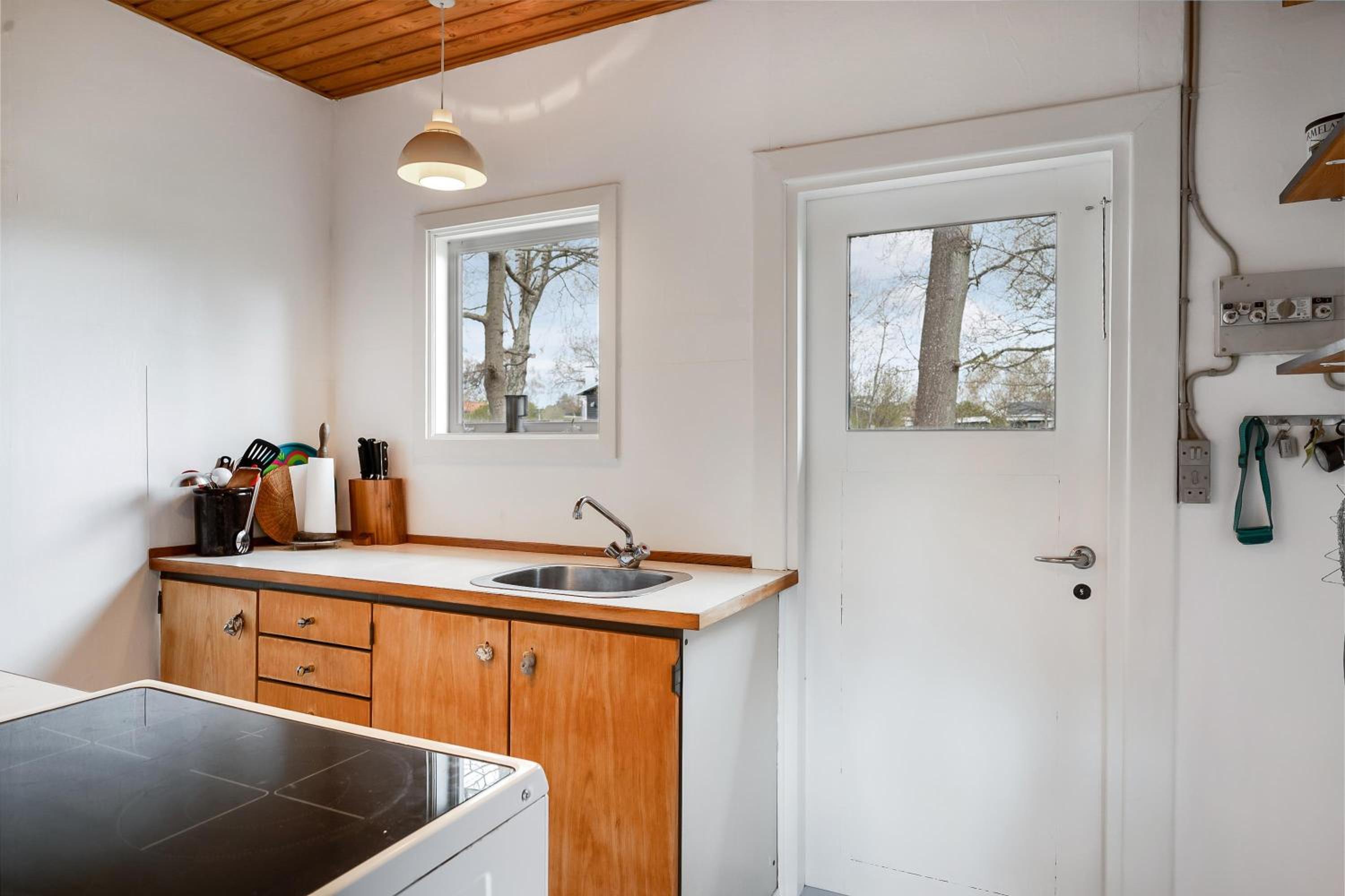 Authentic Holiday Cottage Surrounded By Nature Near Grenaa Beach