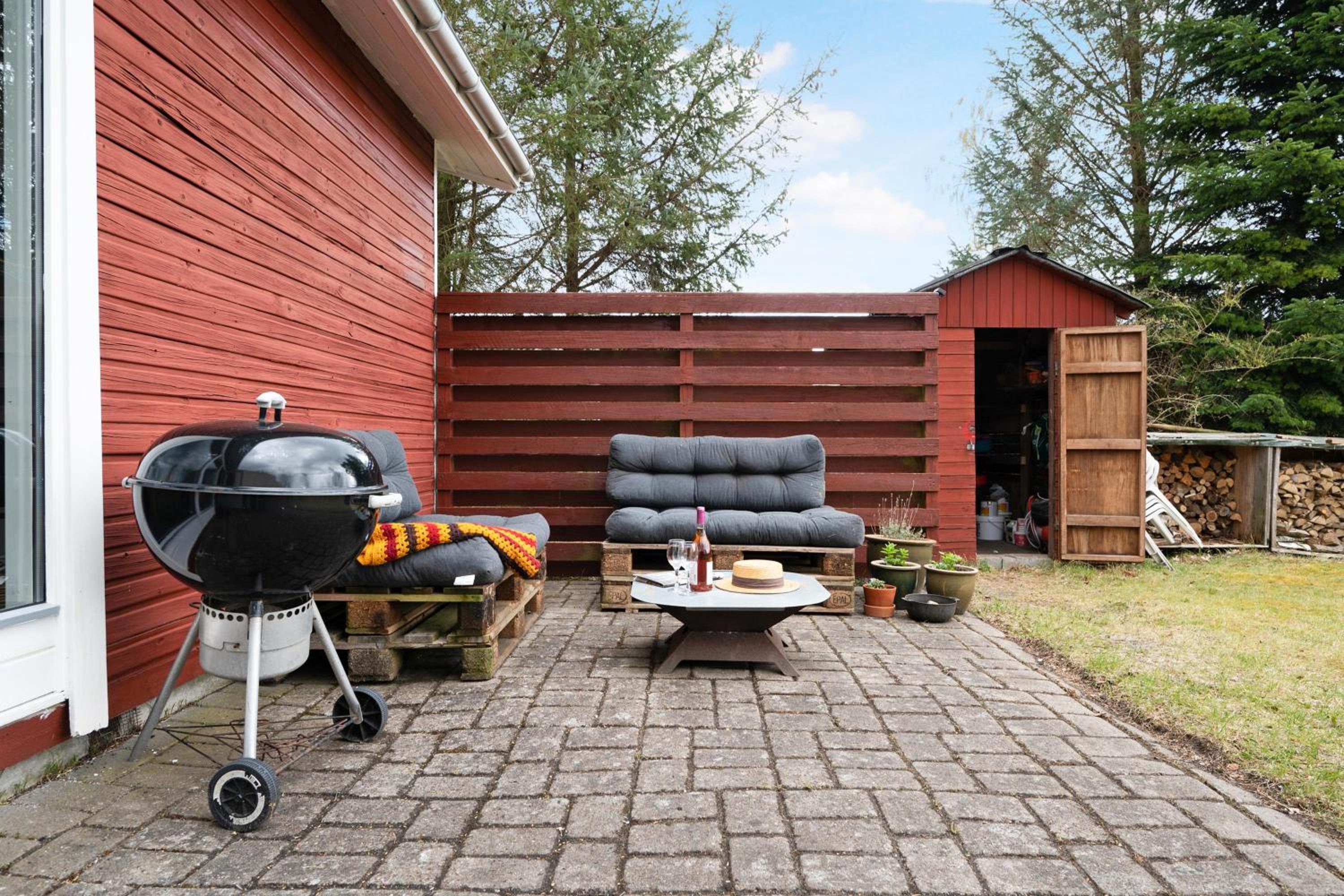 Authentic Holiday Cottage Surrounded By Nature Near Grenaa Beach