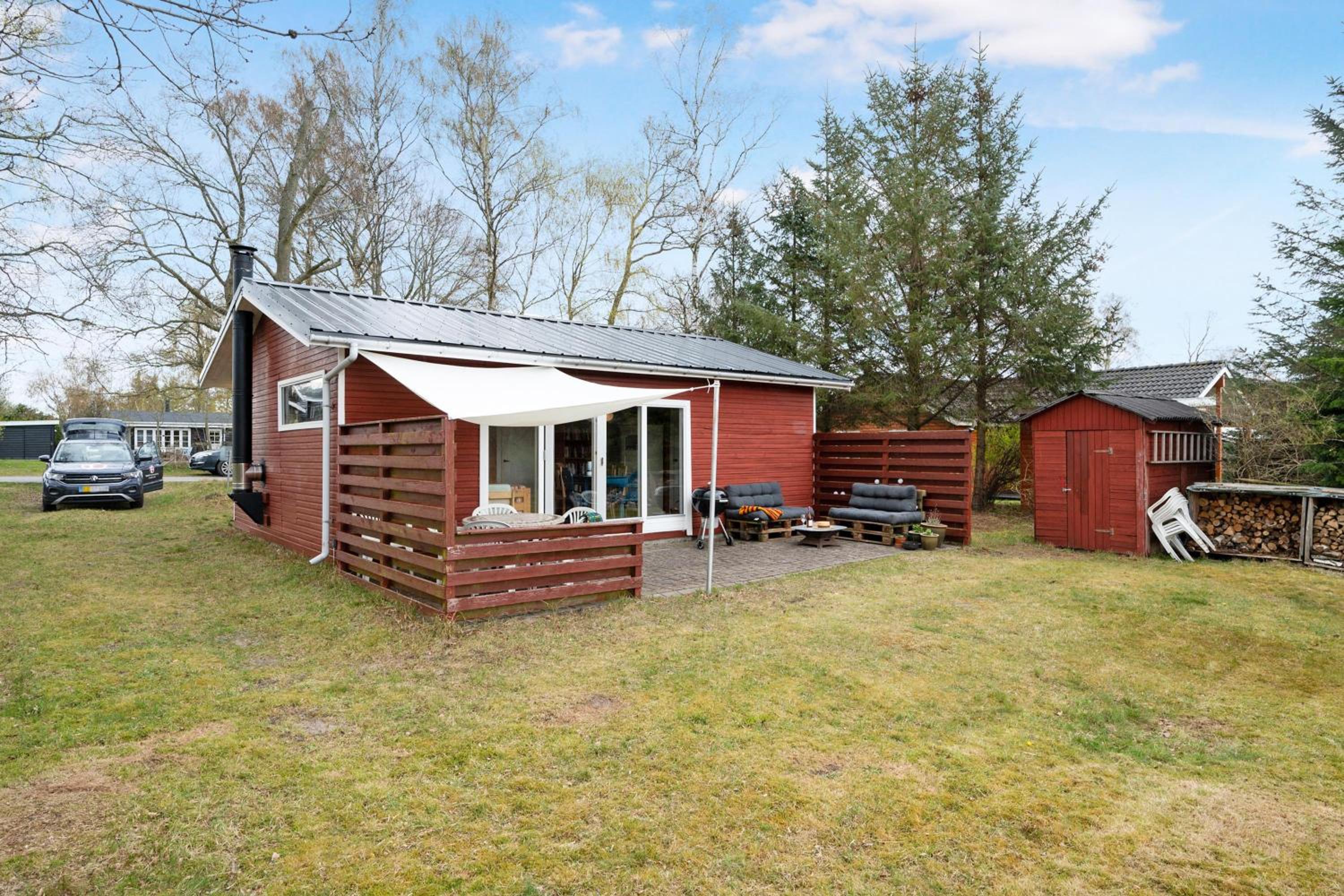 Authentic Holiday Cottage Surrounded By Nature Near Grenaa Beach