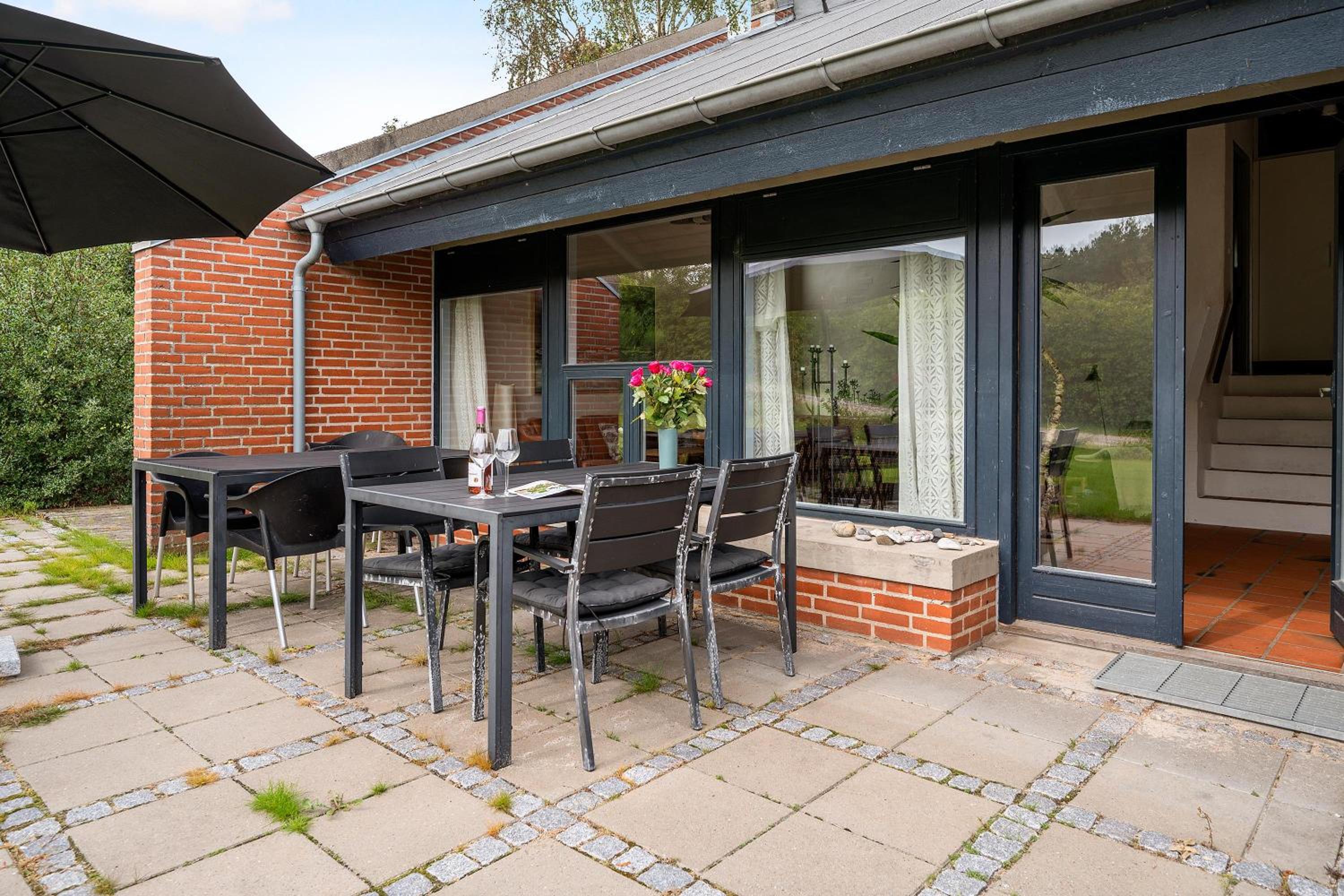 Charming Split-Level Holiday Home On Scenic Helgenæs