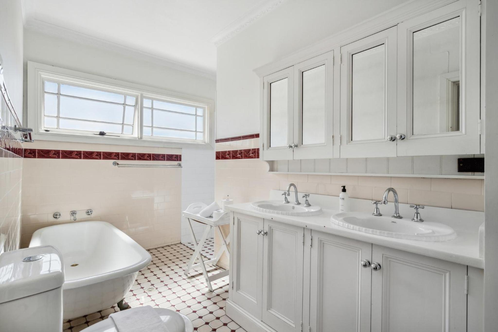 Garden Retreat 5-BDR House near Centennial Park