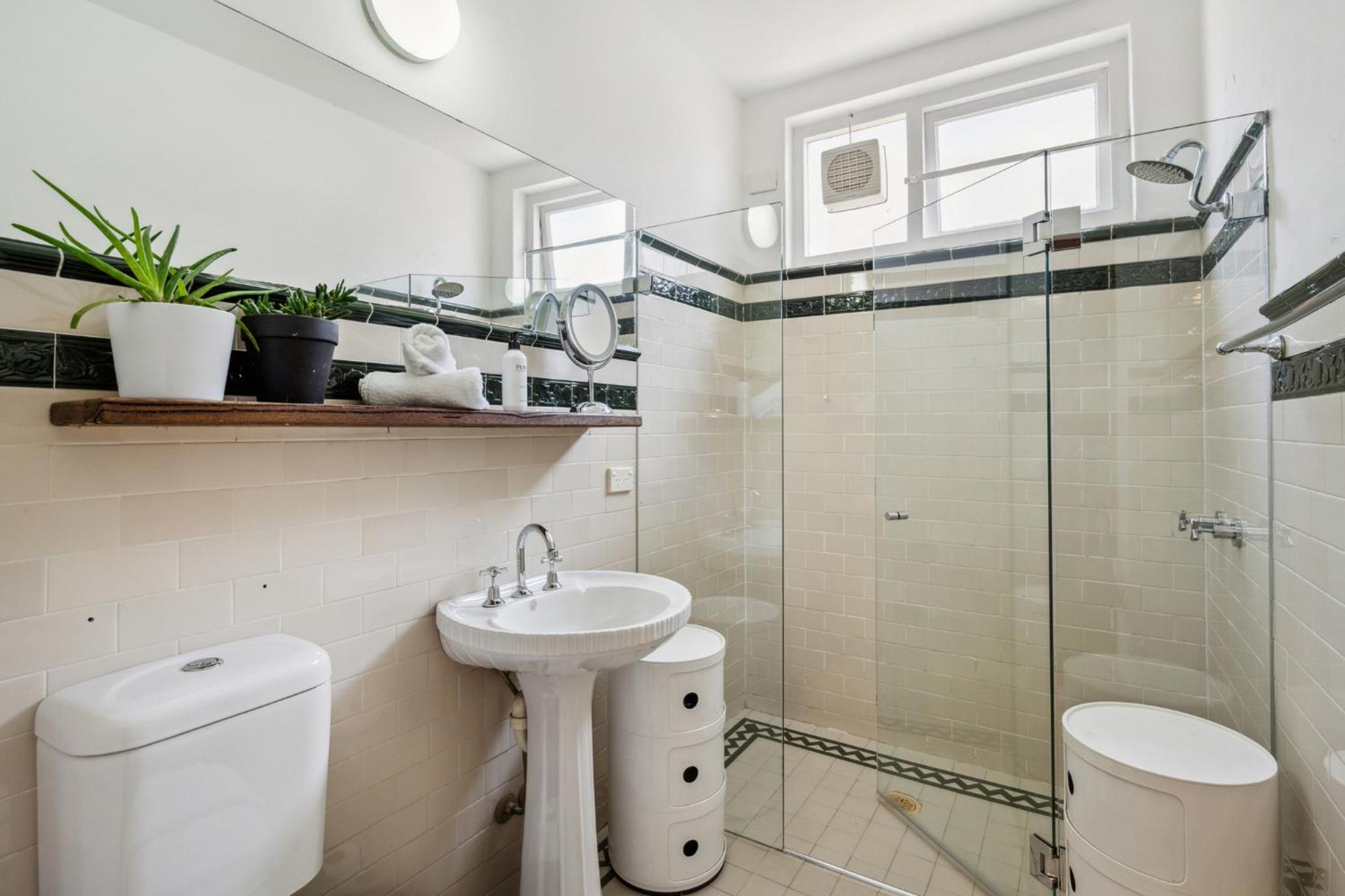 Garden Retreat 5-BDR House near Centennial Park