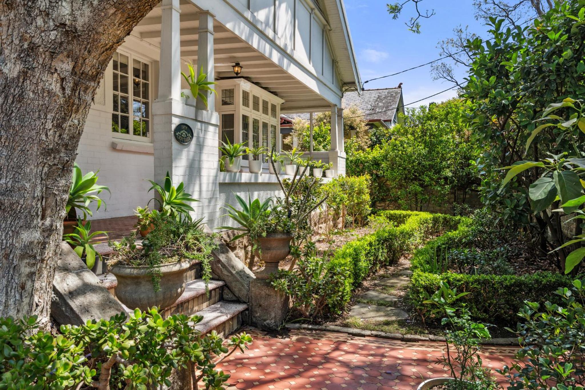 Garden Retreat 5-BDR House near Centennial Park