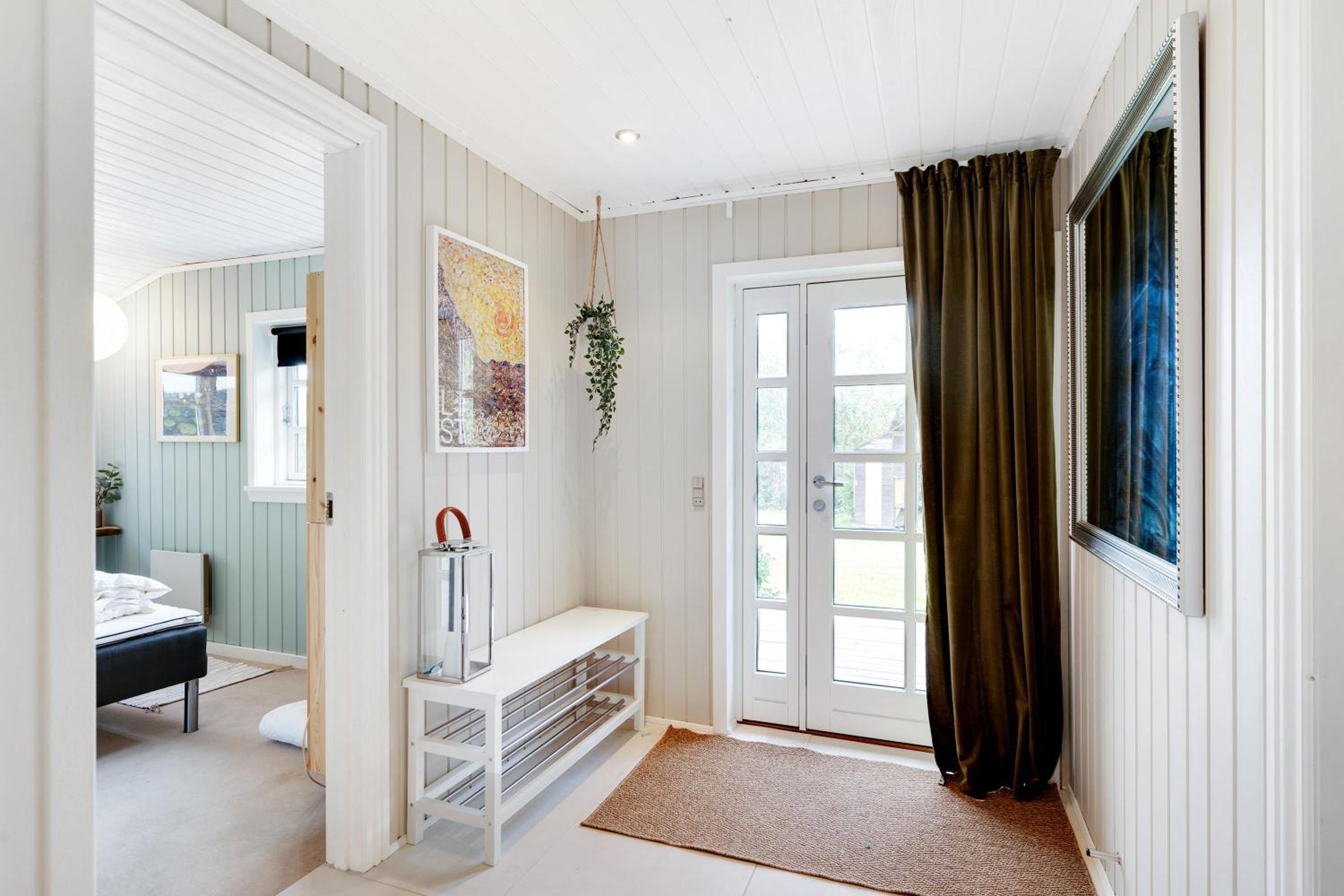 Stylish 10-Person Holiday Home With Spa Perfect For Families And Groups view 4