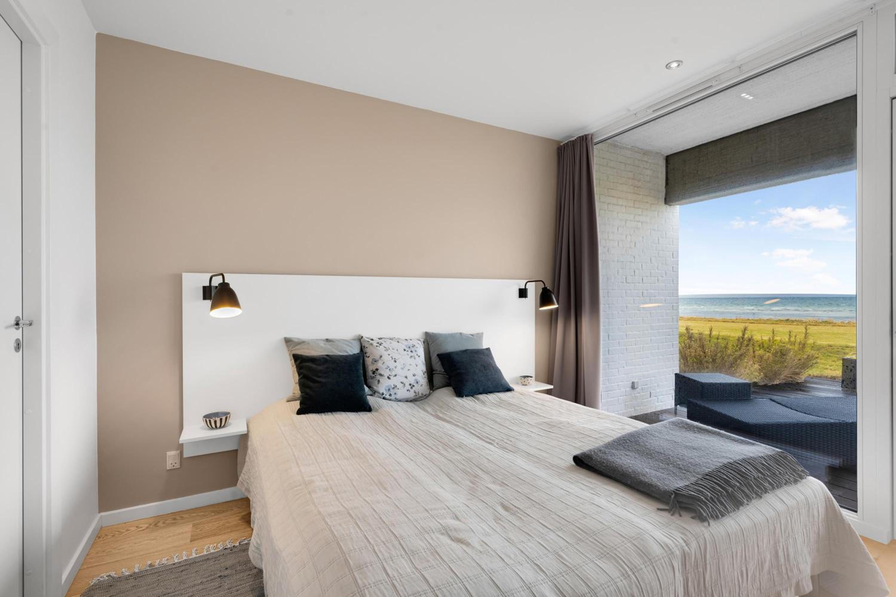 Waterfront Holiday Gem With Stunning Views Of Ebeltoft Bay