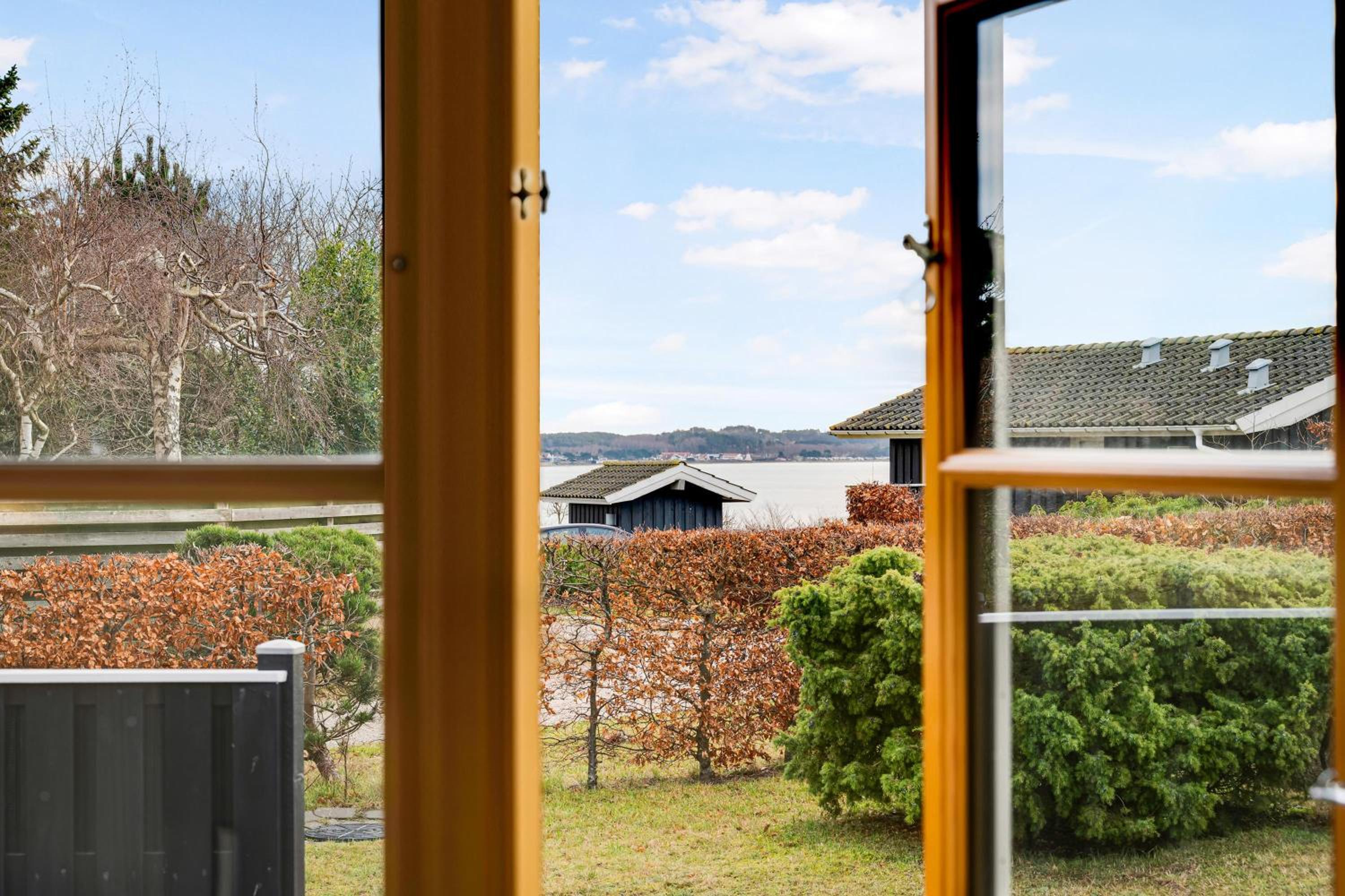 Charming And Well-Kept Holiday Home With Sea Glimpse Near Ebeltoft