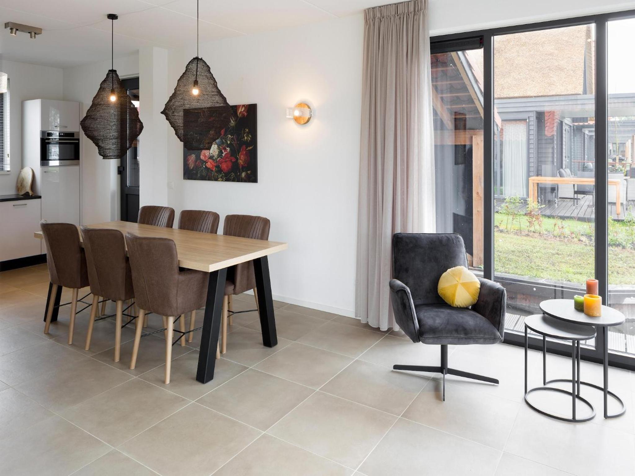 Modern water villa with two bathrooms, on a holiday park near the Frisian Lakes view 2