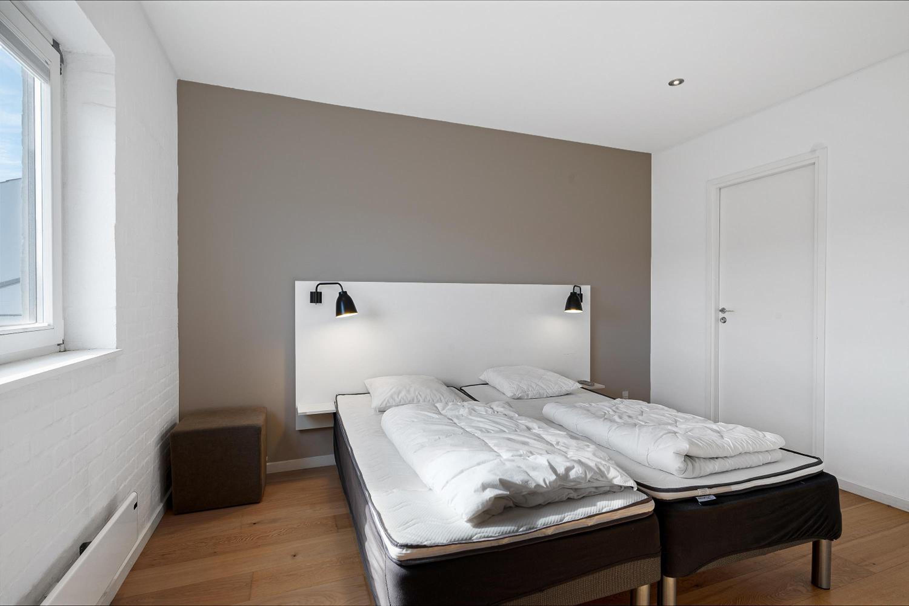 Bright 1St-Floor Apartment