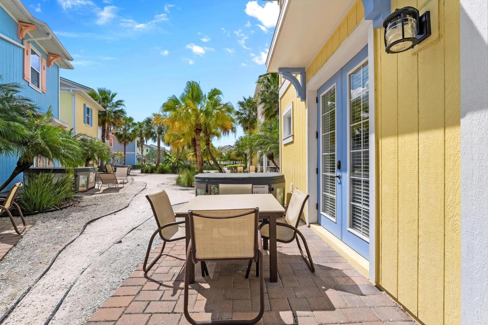 Pineapple Dream Cottage With Private Hot Tub Near Disney With Margaritaville Resort & Island H2O Access - 8000Sb
