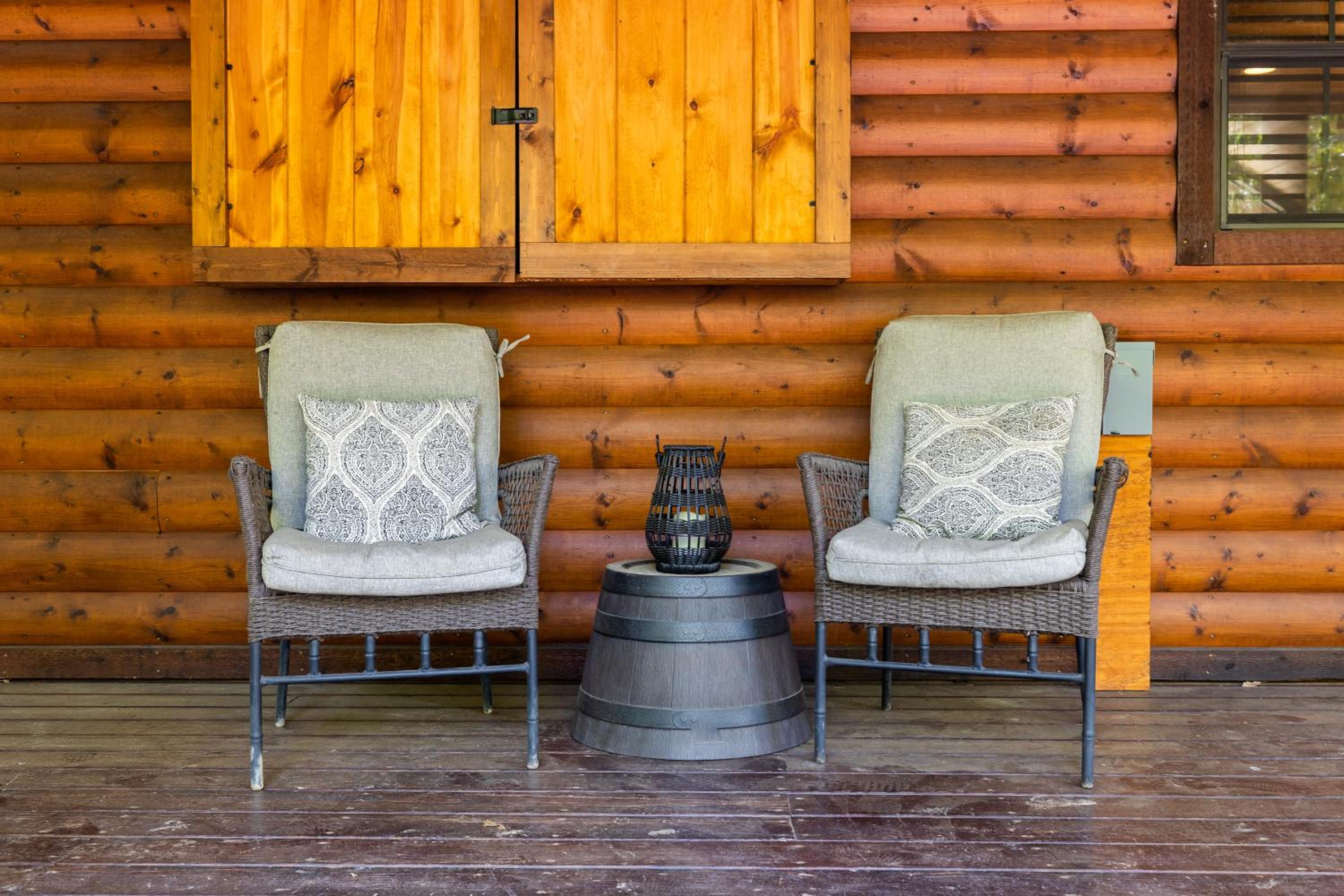 Cross Timbers Cabin on The Grove's 25-Acres view 2