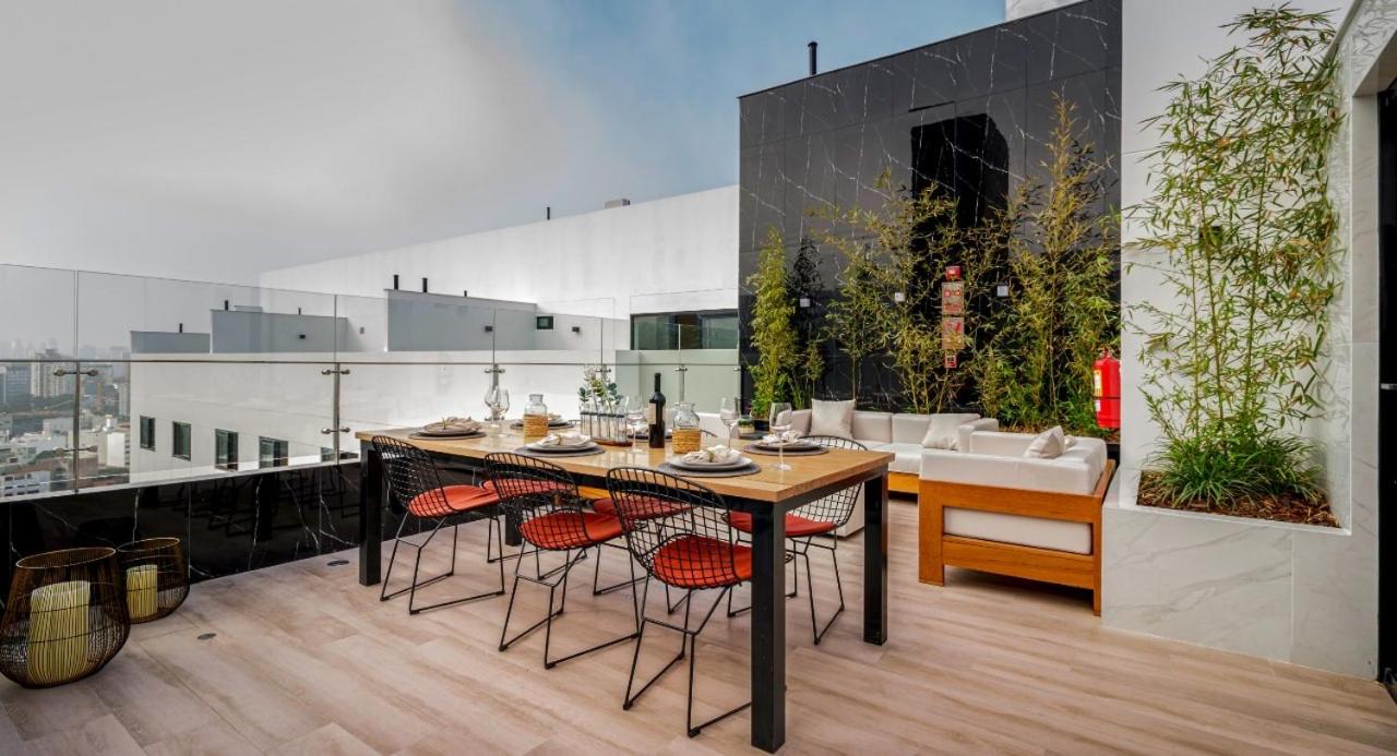 Prime Location Modern & Stylish 1BR Apartment in Barranco view 4