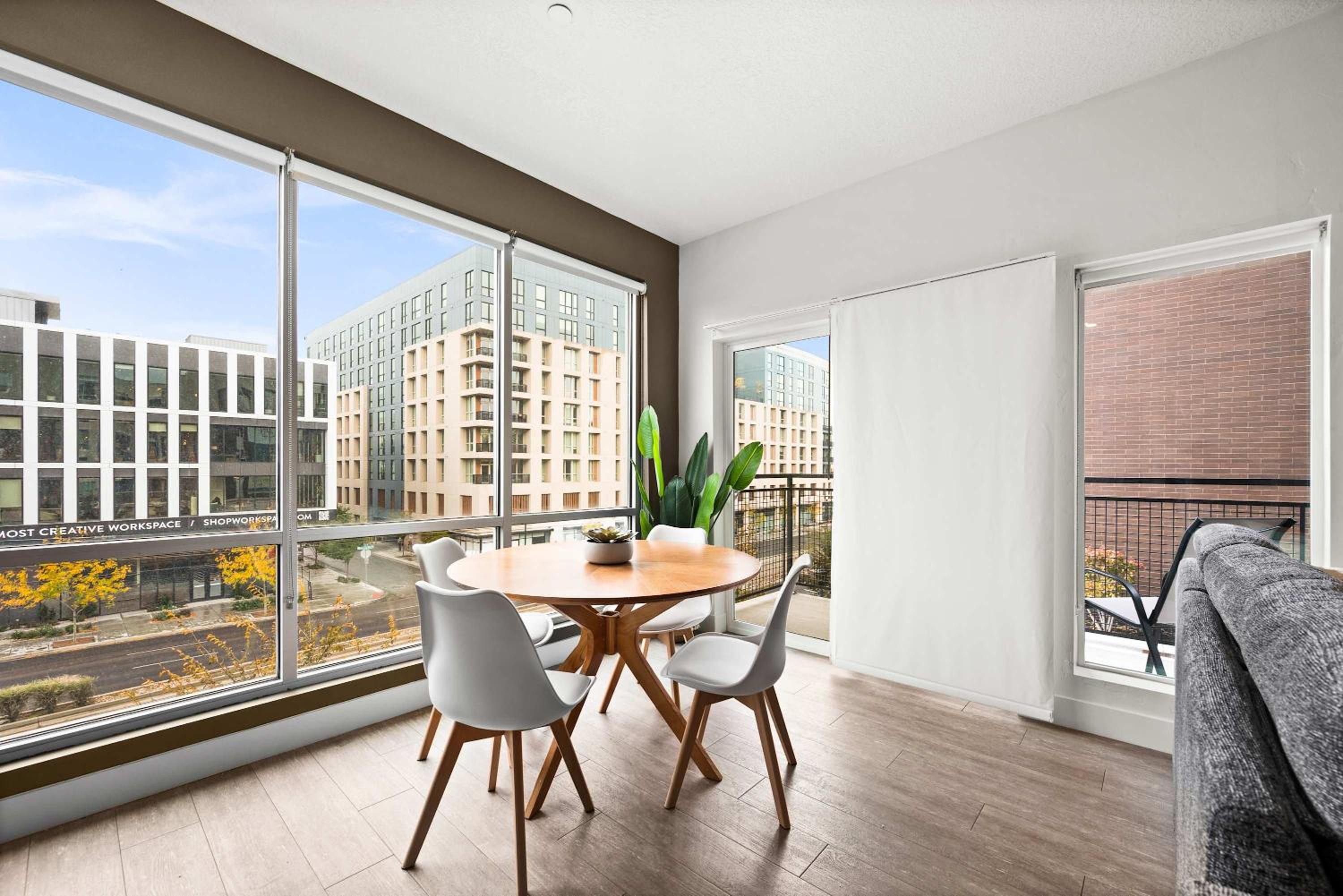 Hotel Luxury SLC Apt with Stunning Views - Image 1