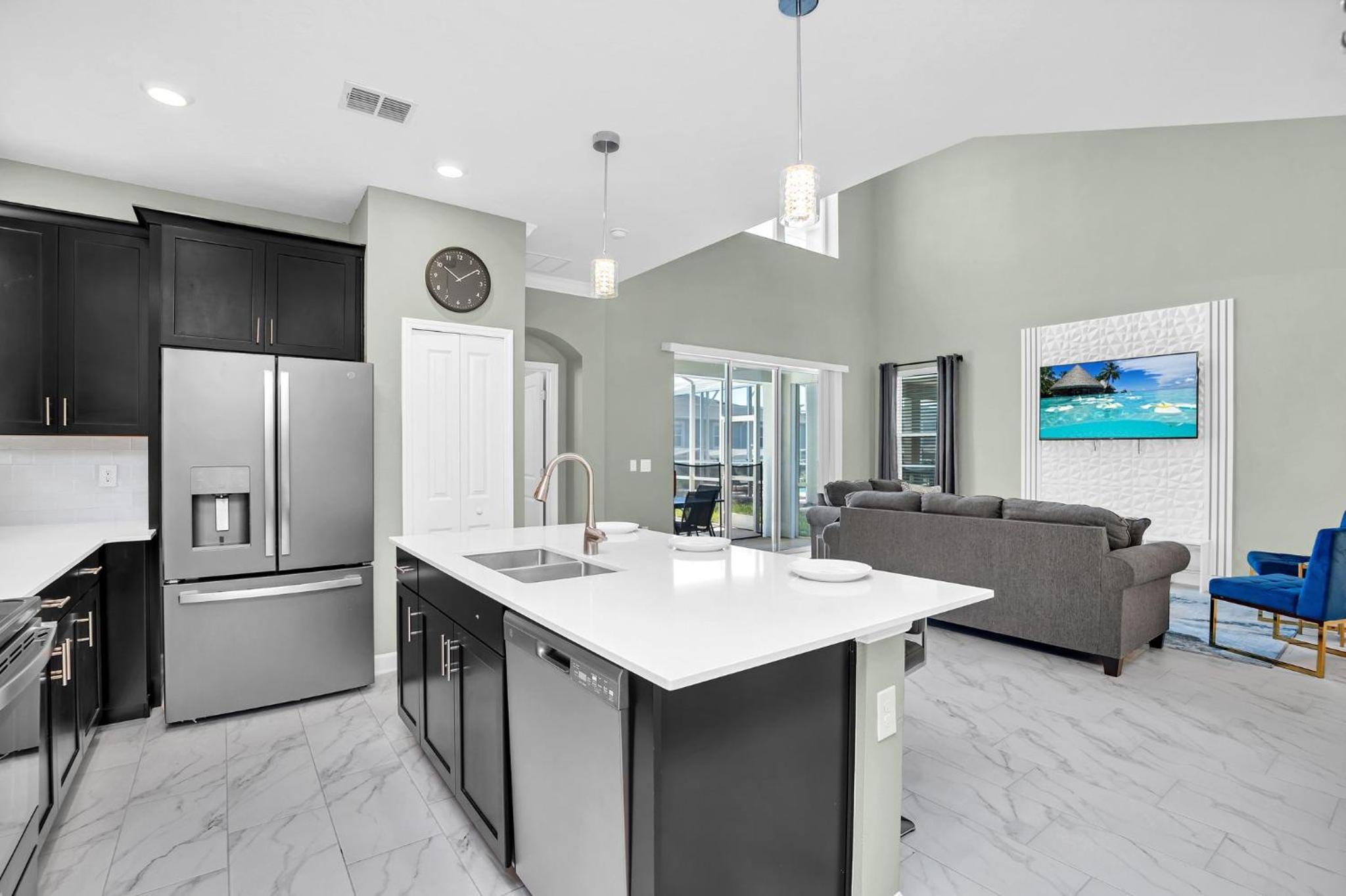 Cheerful 5 Bed 5 Bath Homes With Private Pool view 3