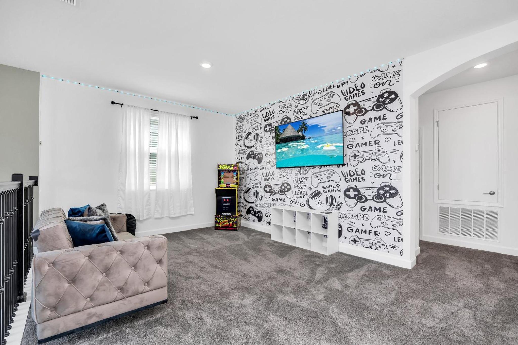Cheerful 5 Bed 5 Bath Homes With Private Pool view 5