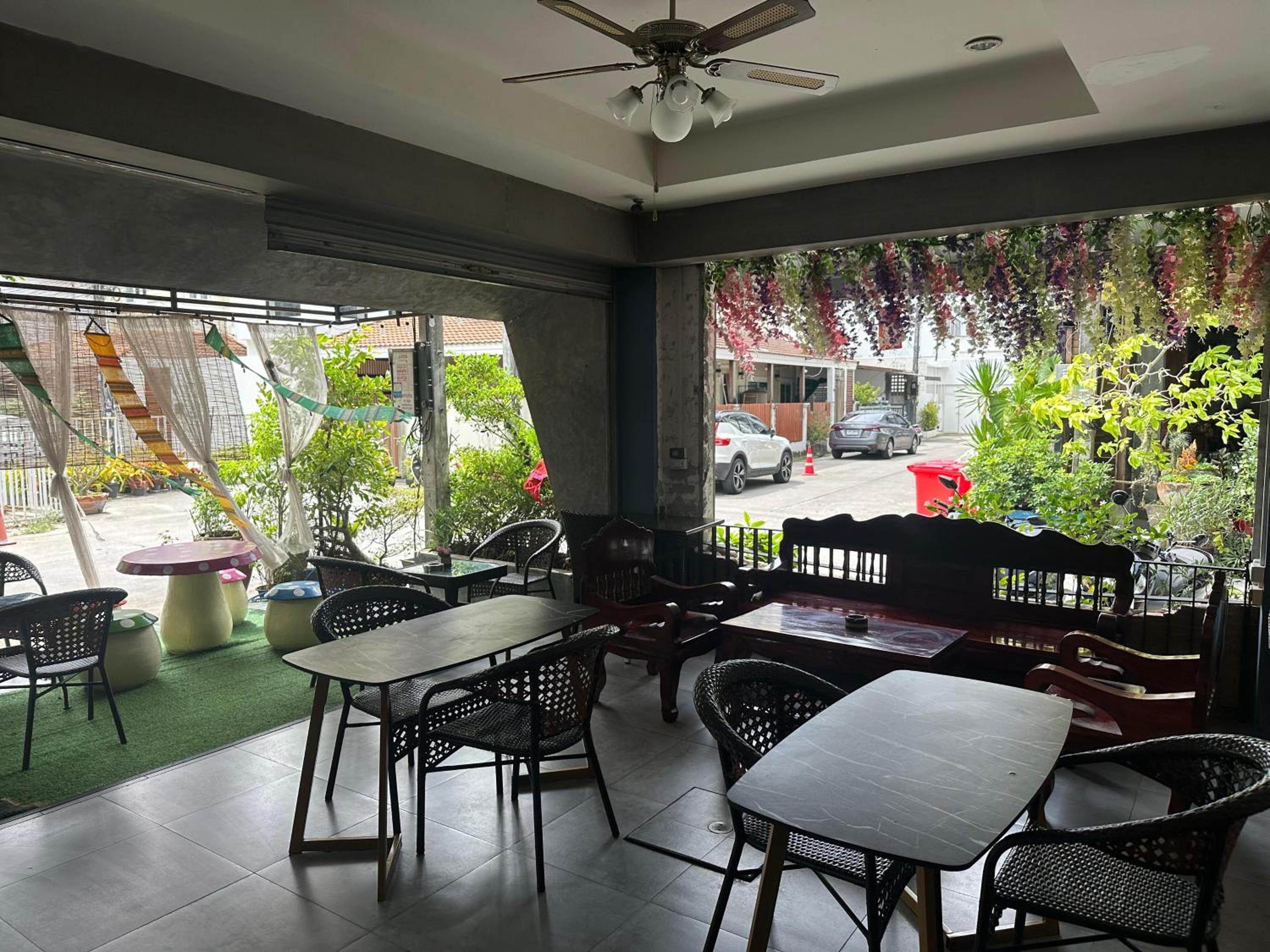 SawasdeeCiao Patong Guesthouse