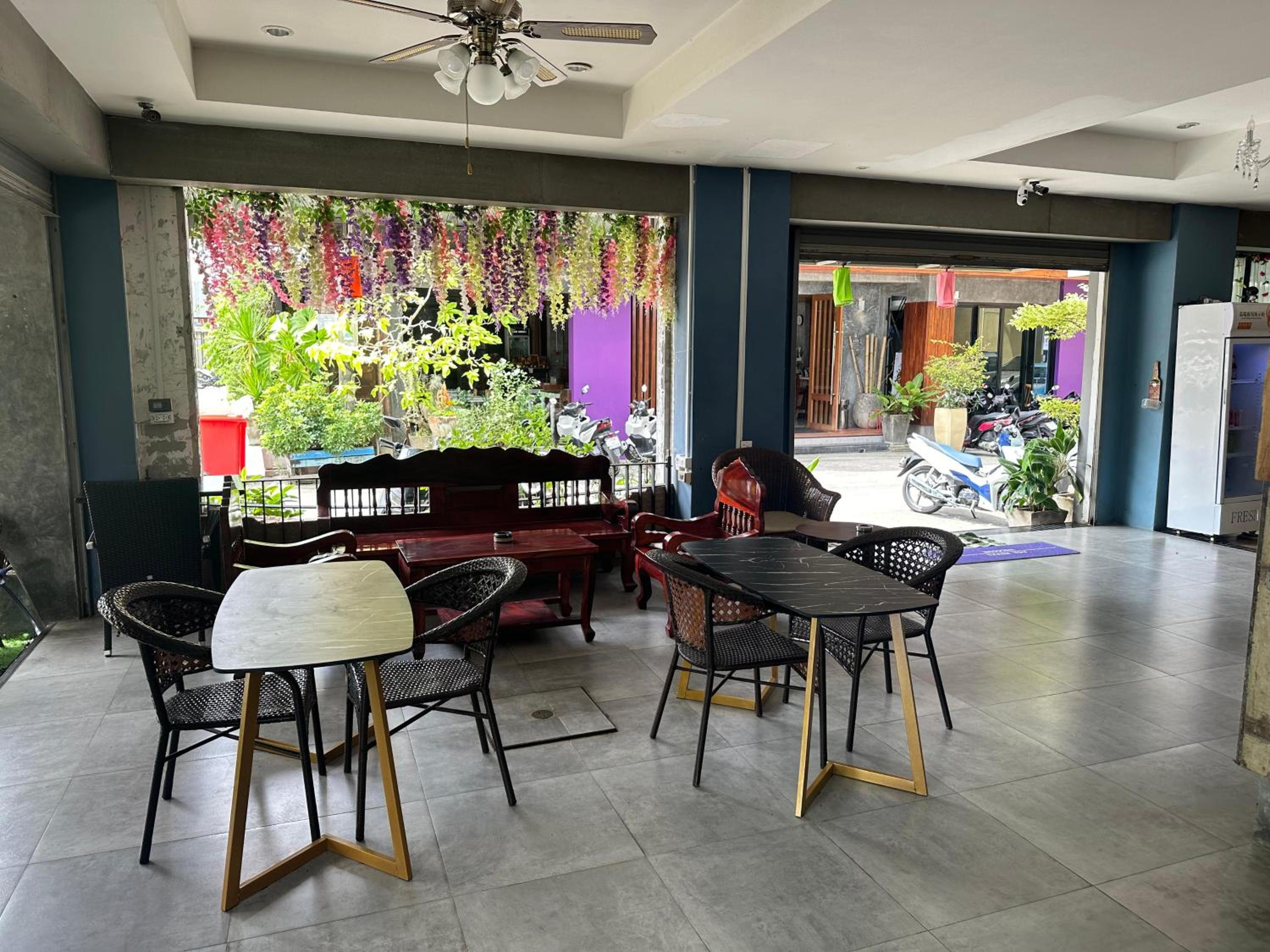 SawasdeeCiao Patong Guesthouse