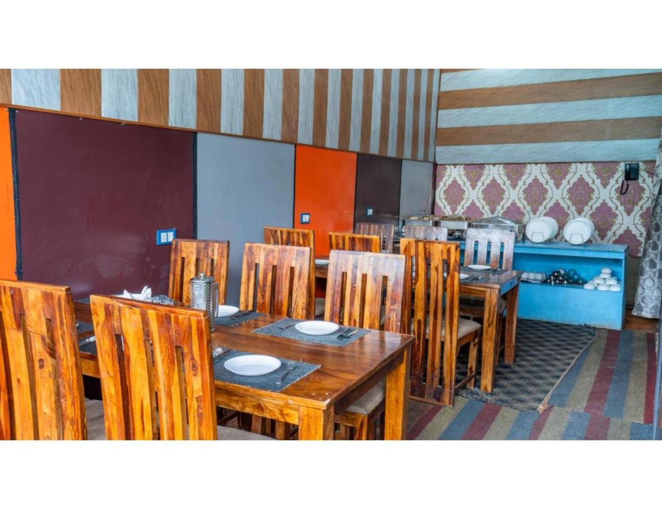 Hotel Pahalgam Peaks, Pahalgam view 2