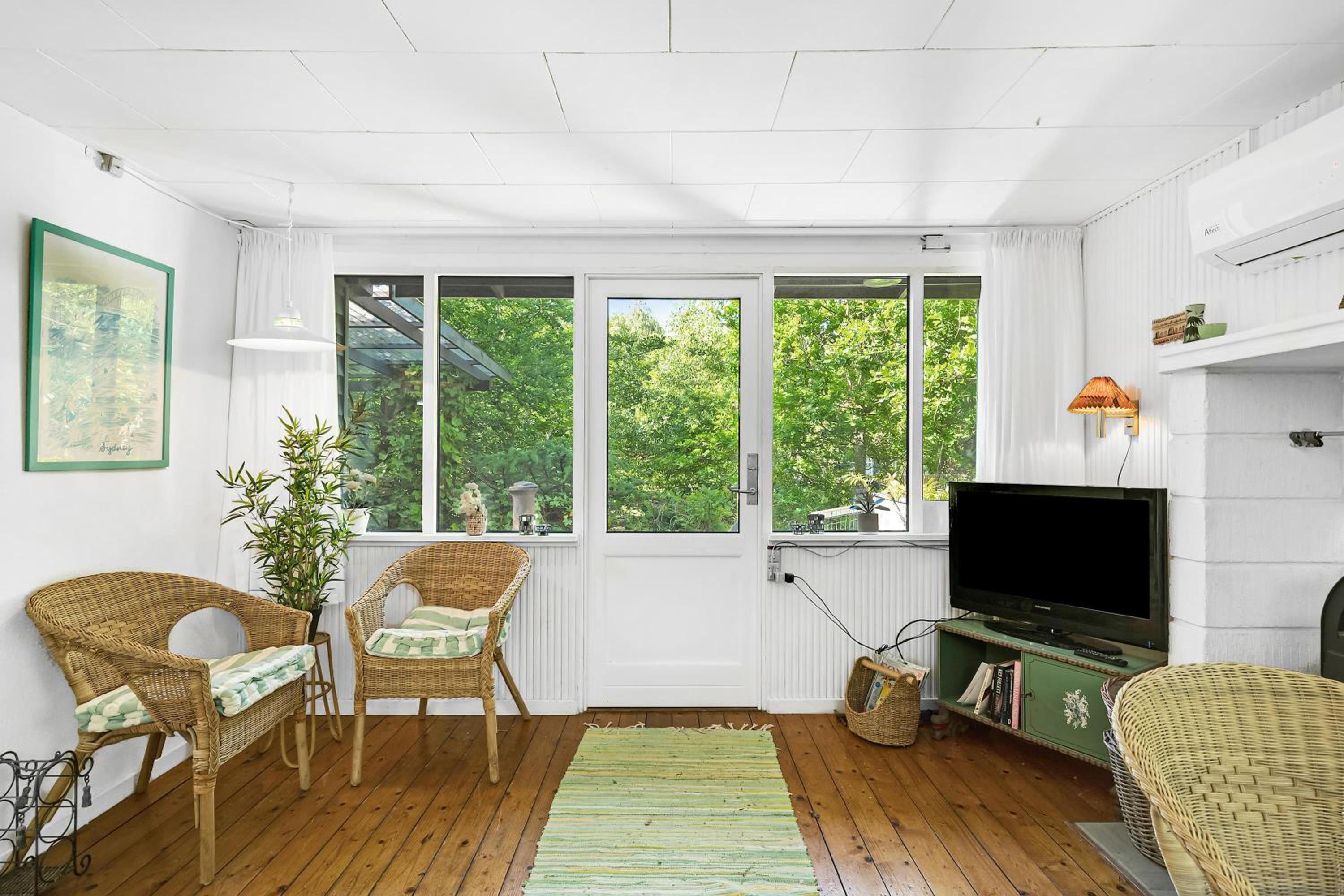 Authentic Holiday Cottage Near Fjellerup Beach