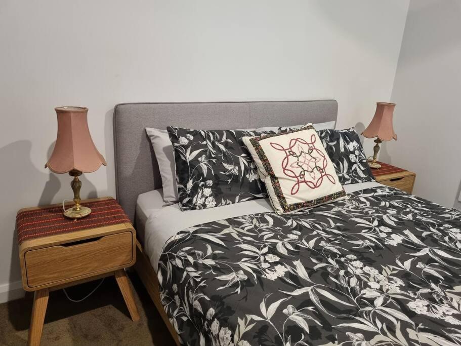 2 bedroom house Central Nagambie sleeps 5