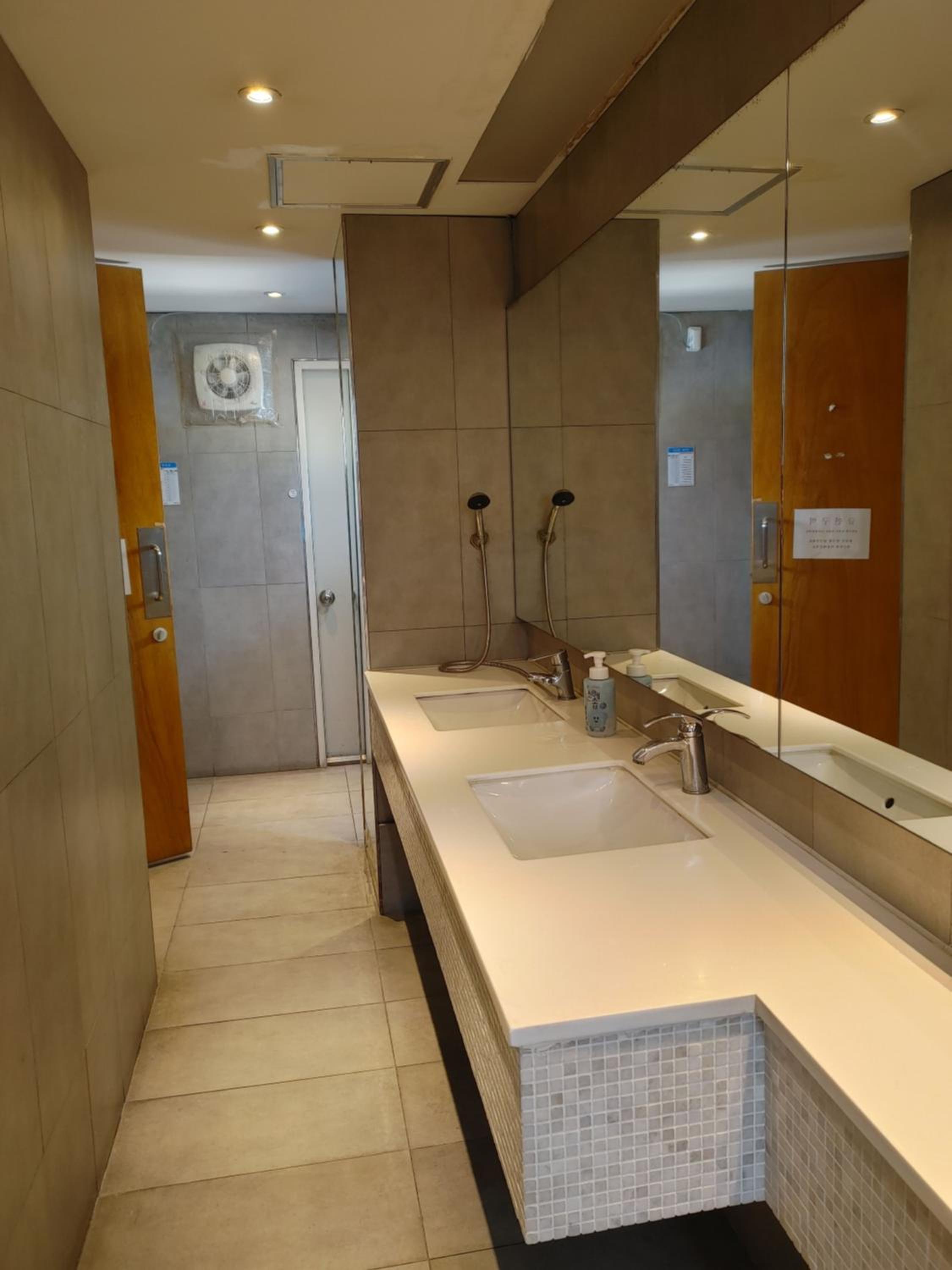 Myeongdong Hostel Zamshh - Female Only