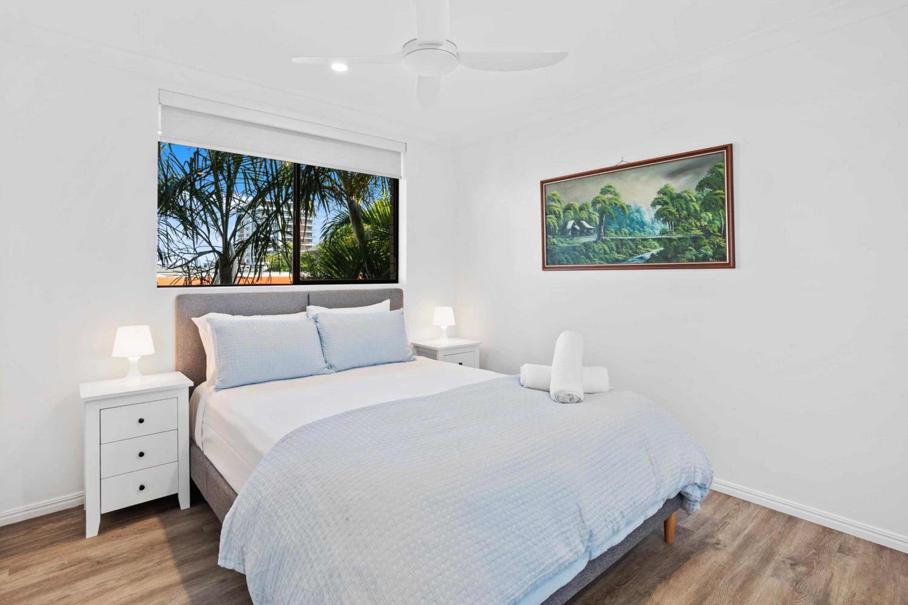 Beachside Palm Beach Luxury - 2 Bedroom Apartment