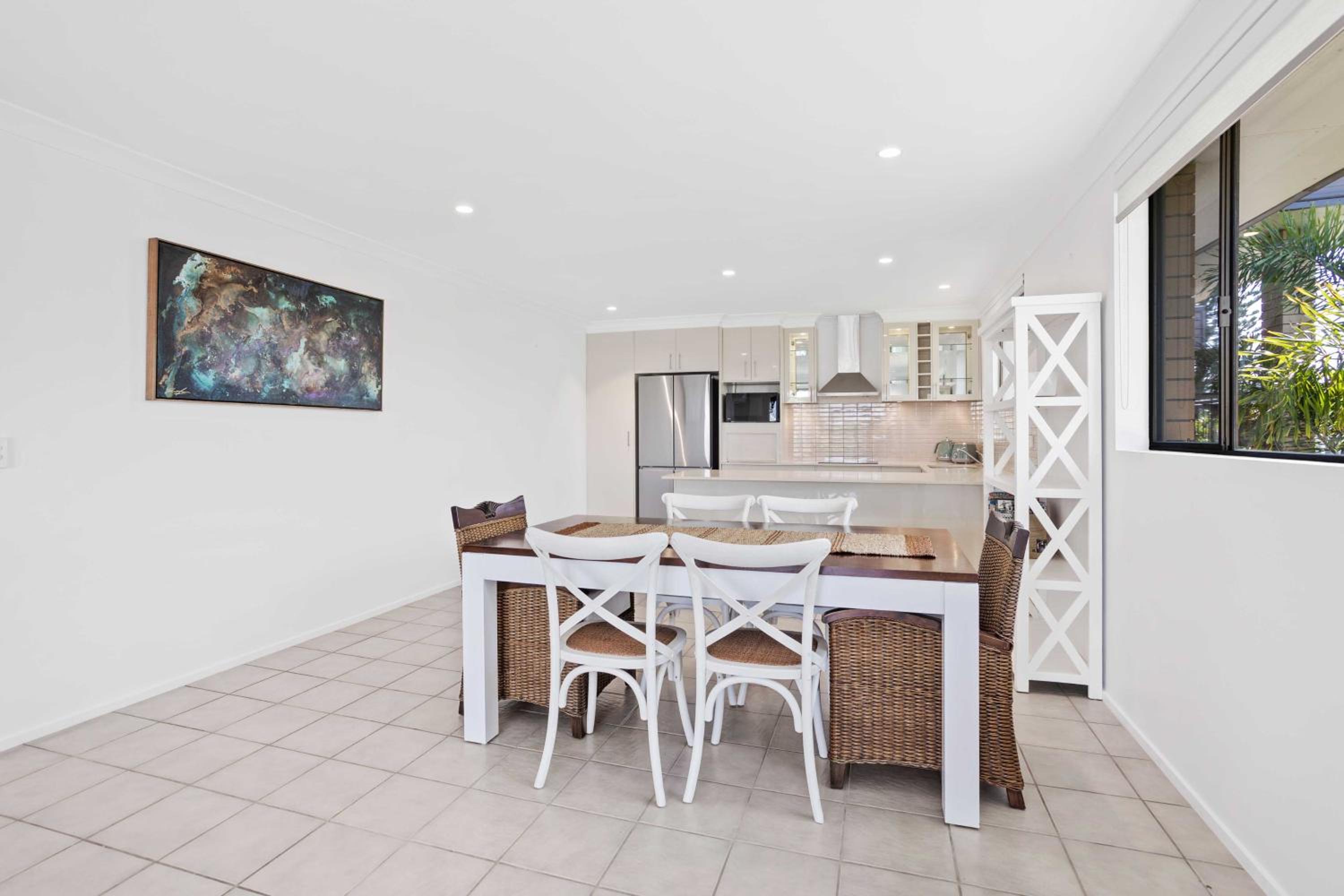Beachside Palm Beach Luxury - 2 Bedroom Apartment