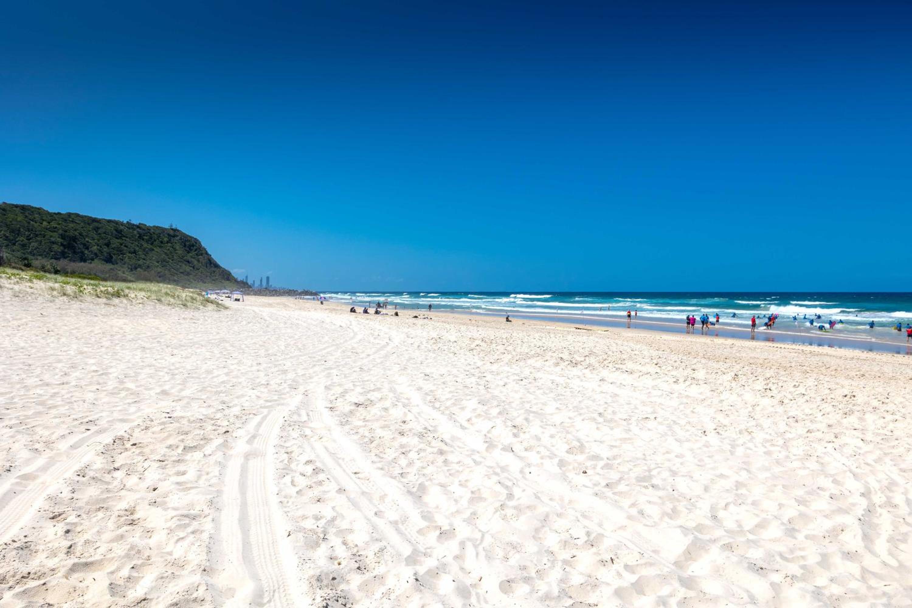 Beachside Palm Beach Luxury - 2 Bedroom Apartment