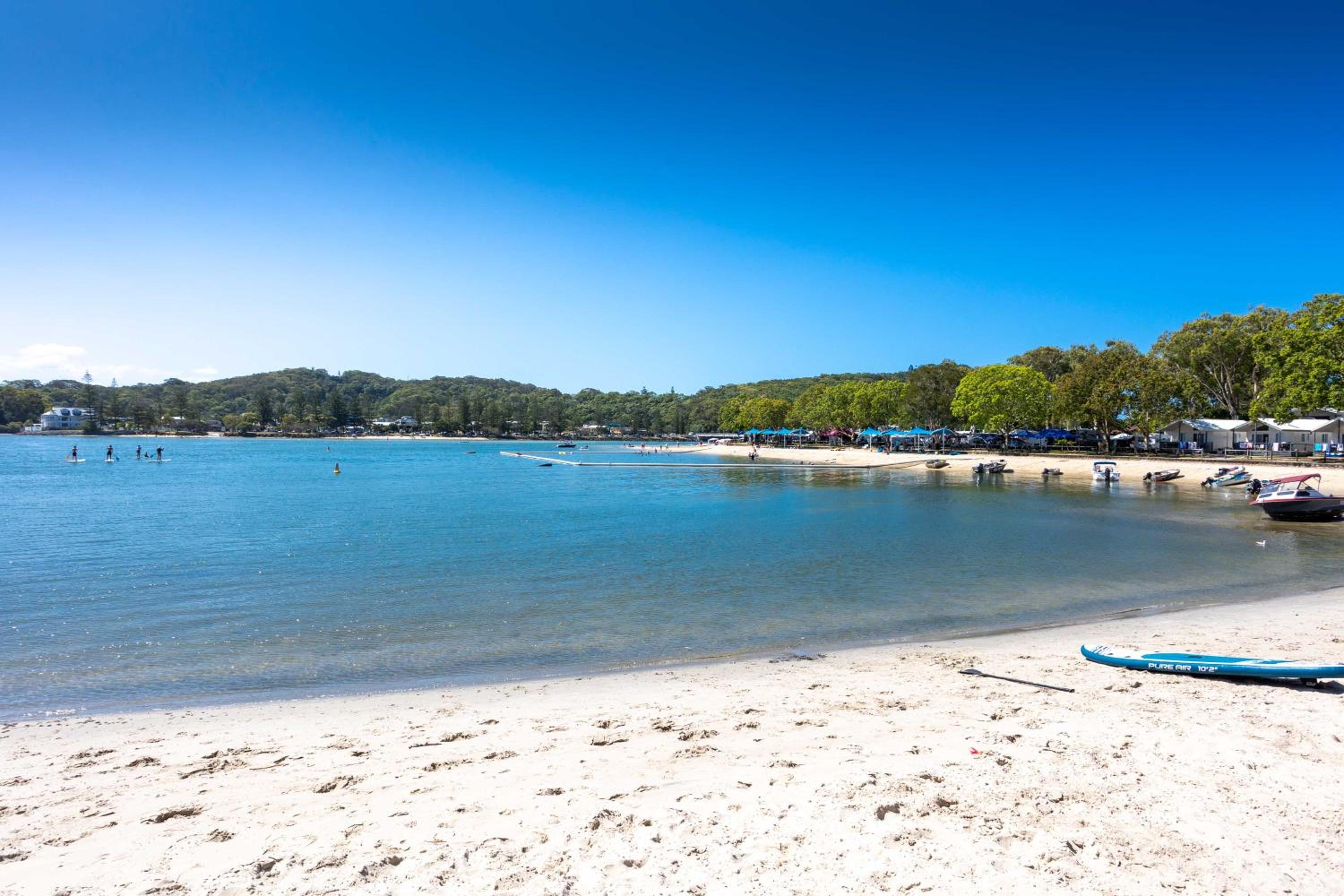 Beachside Palm Beach Luxury - 2 Bedroom Apartment