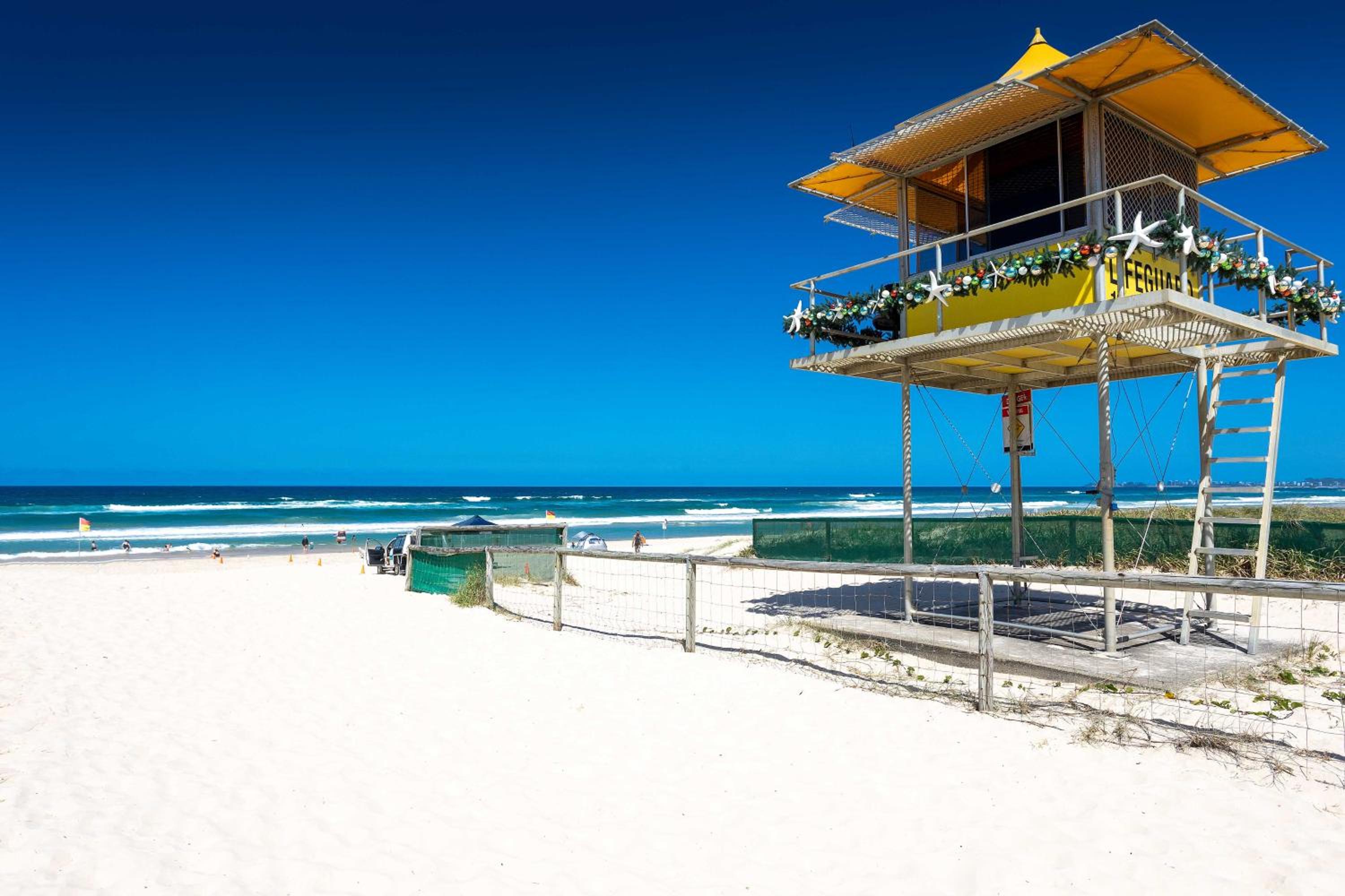 Beachside Palm Beach Luxury - 2 Bedroom Apartment