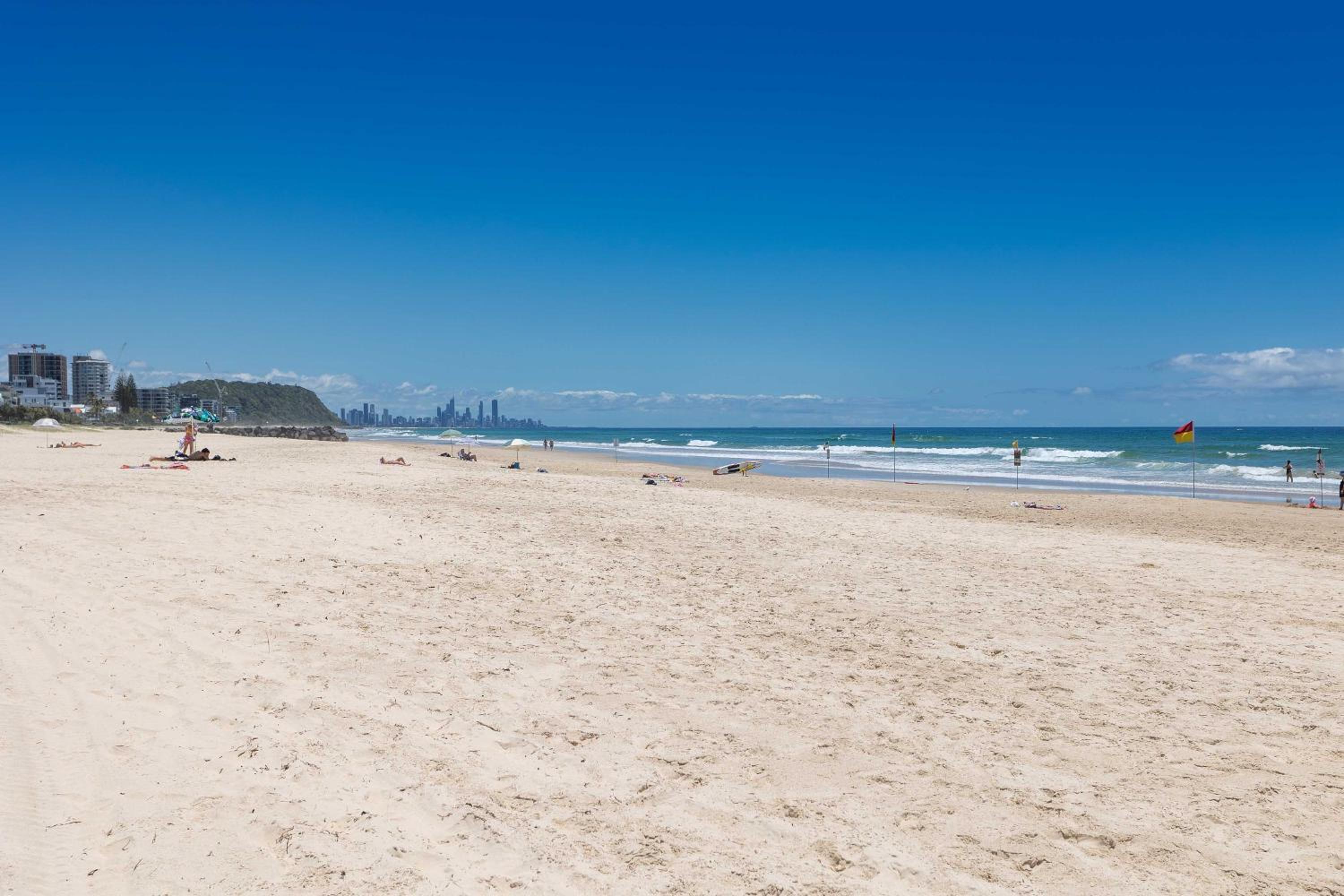 Beachside Palm Beach Luxury - 2 Bedroom Apartment