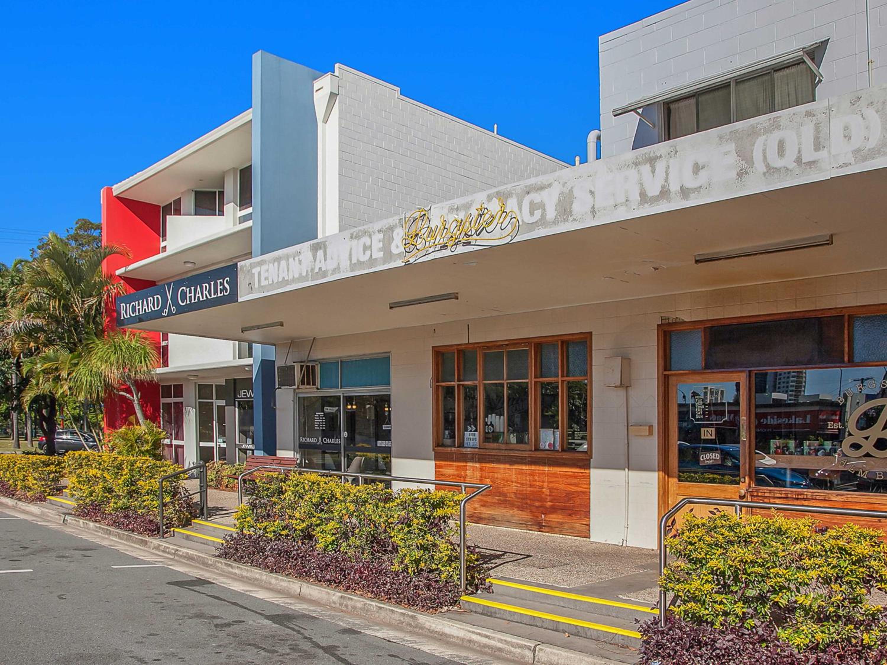 Beachside Palm Beach Luxury - 2 Bedroom Apartment