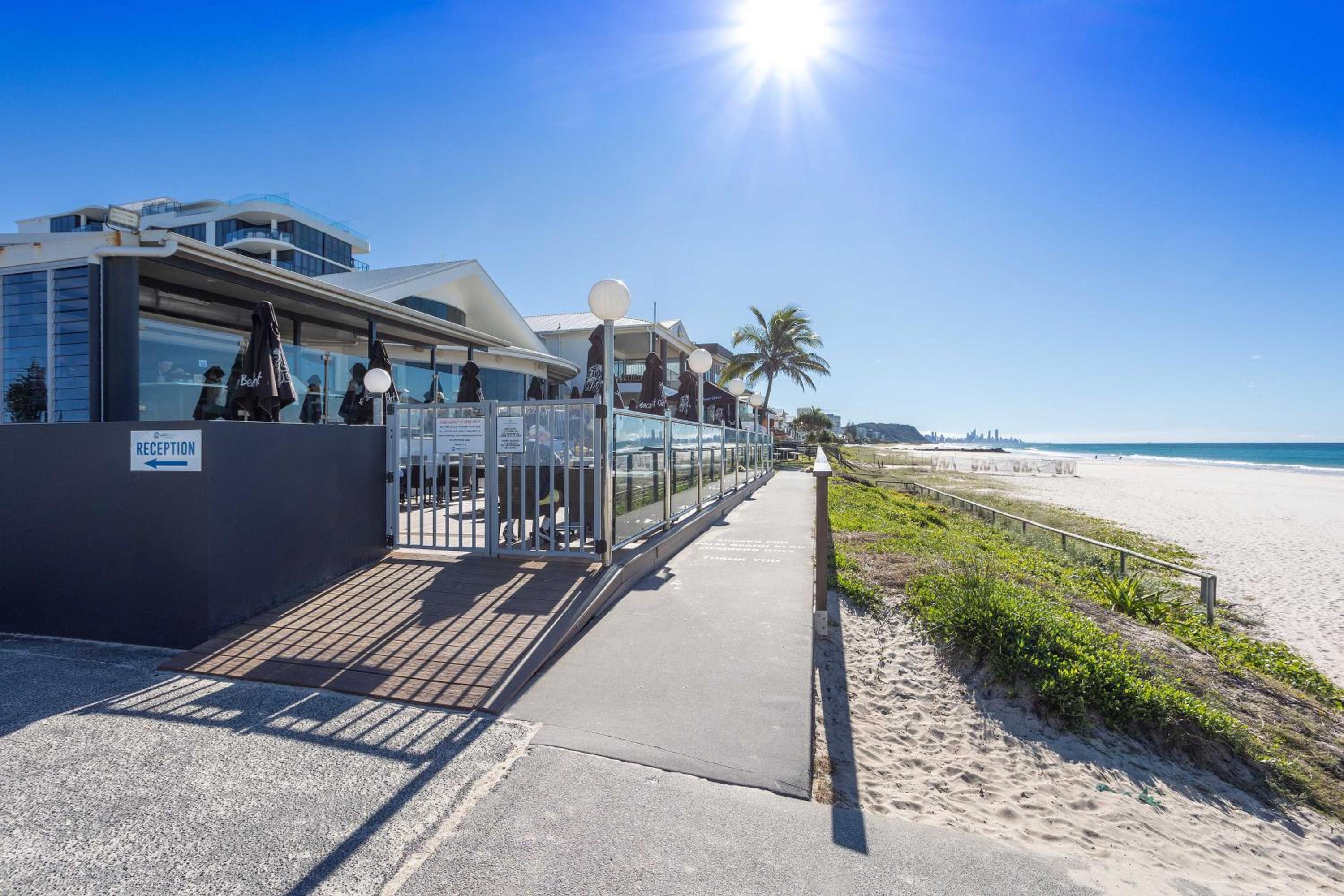 Beachside Palm Beach Luxury - 2 Bedroom Apartment
