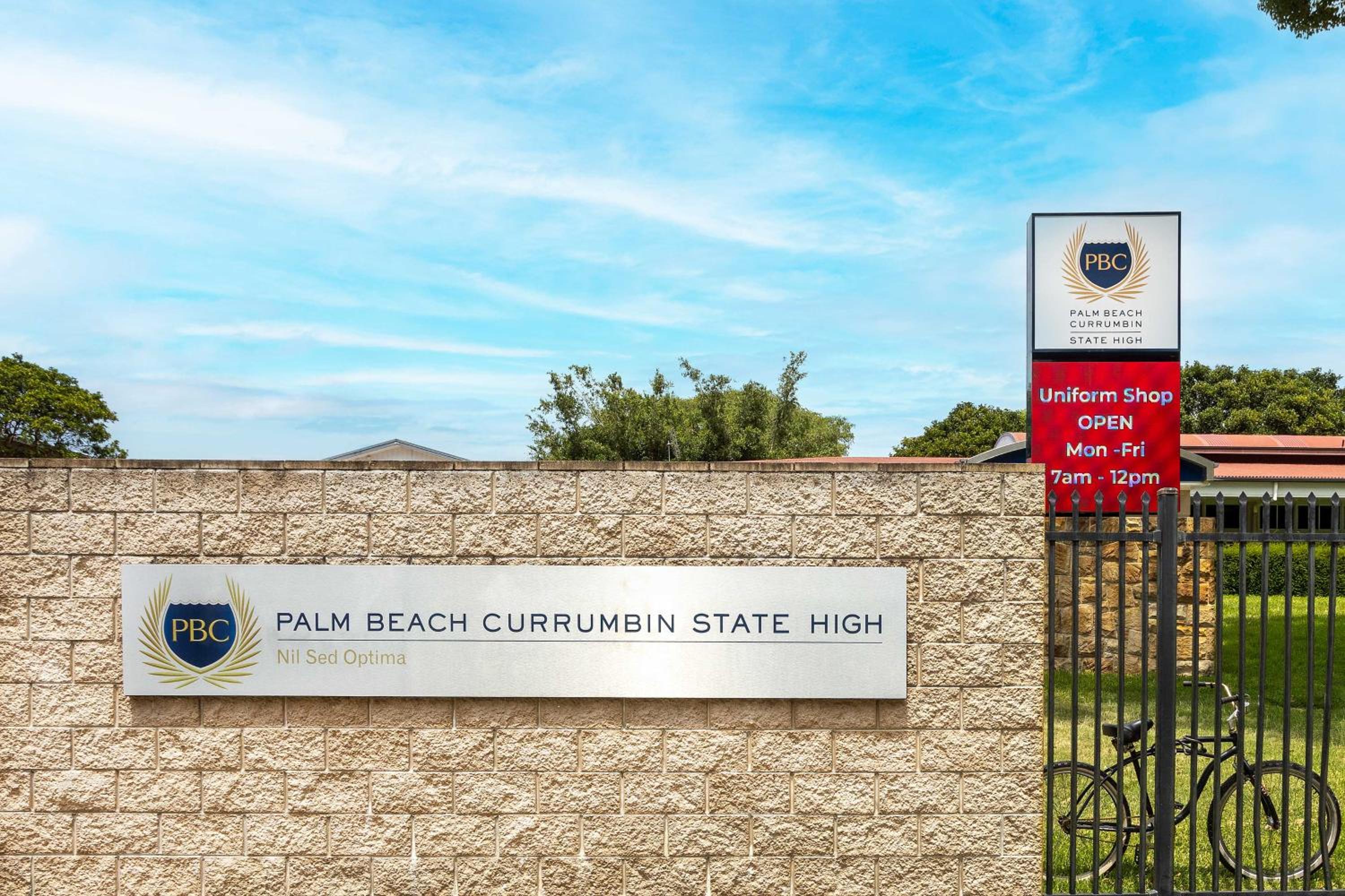 Beachside Palm Beach Luxury - 2 Bedroom Apartment