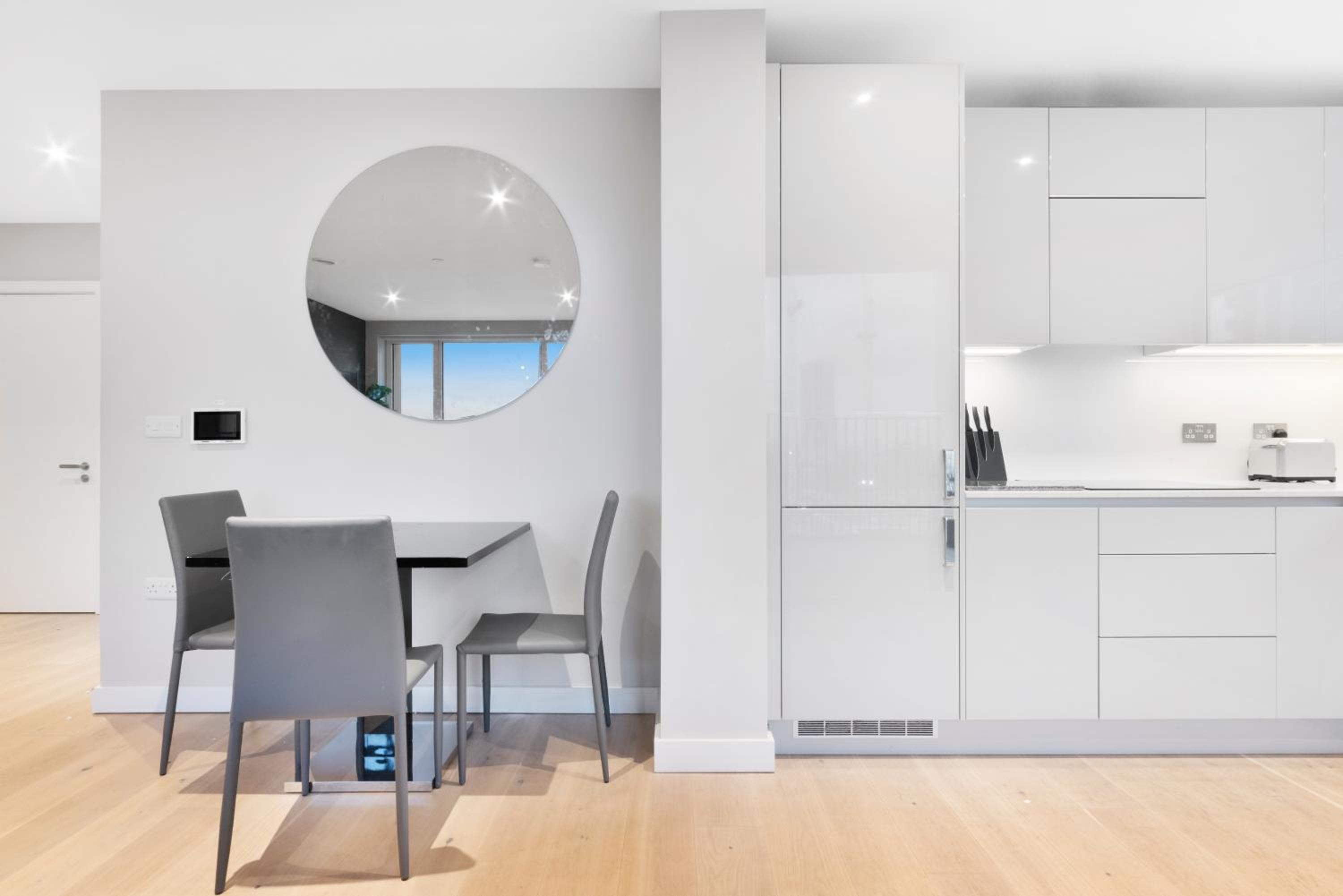 Modern 2 Bed Heart of Elephant Castle