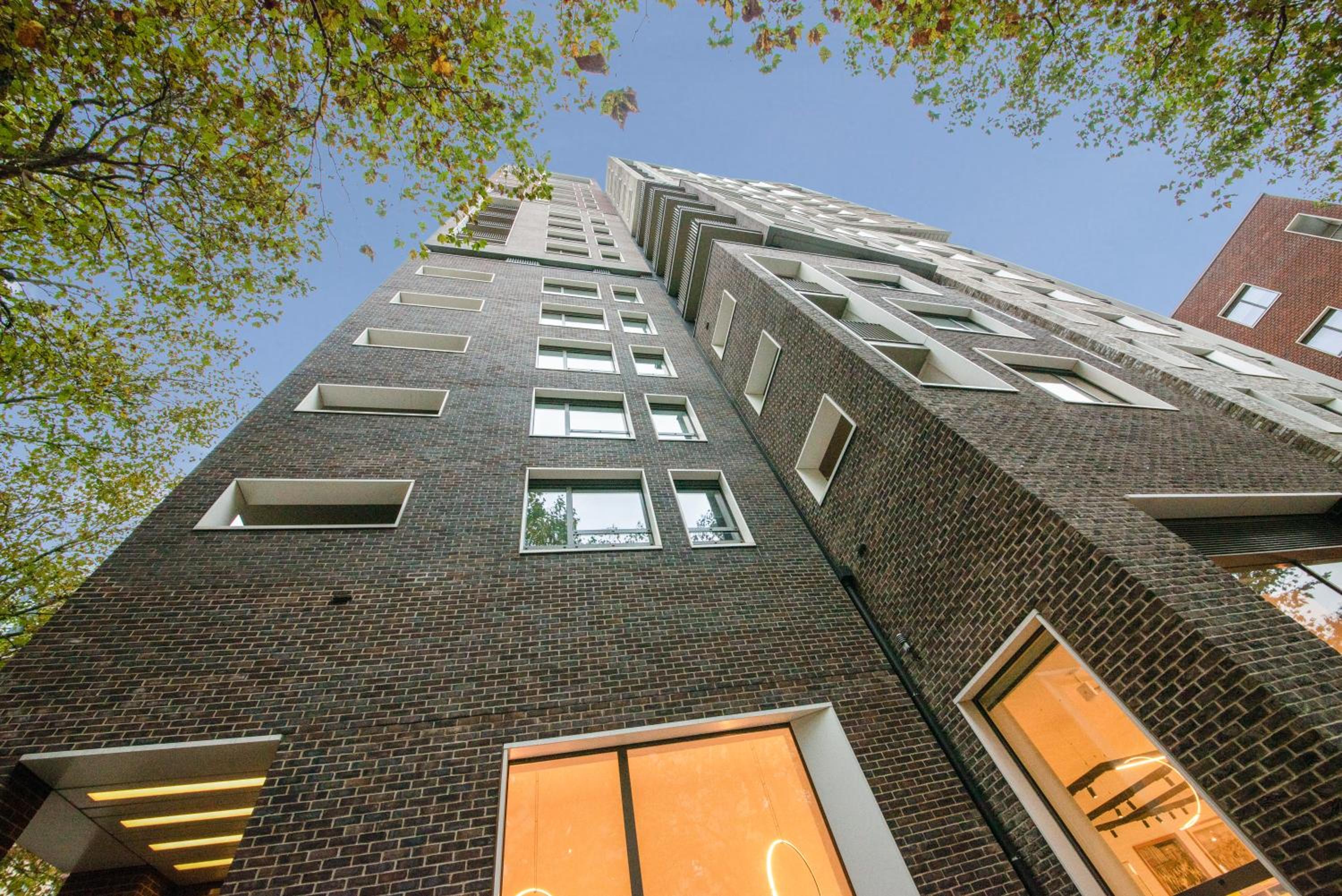 Modern 2 Bed Heart of Elephant Castle