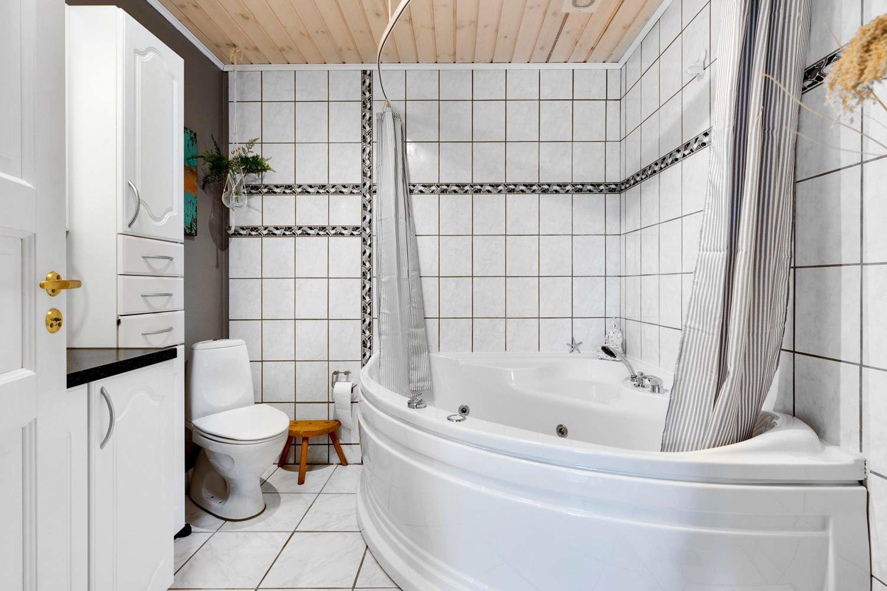 Stylish Two-Level Holiday Home With Stunning Views Near Ebeltoft