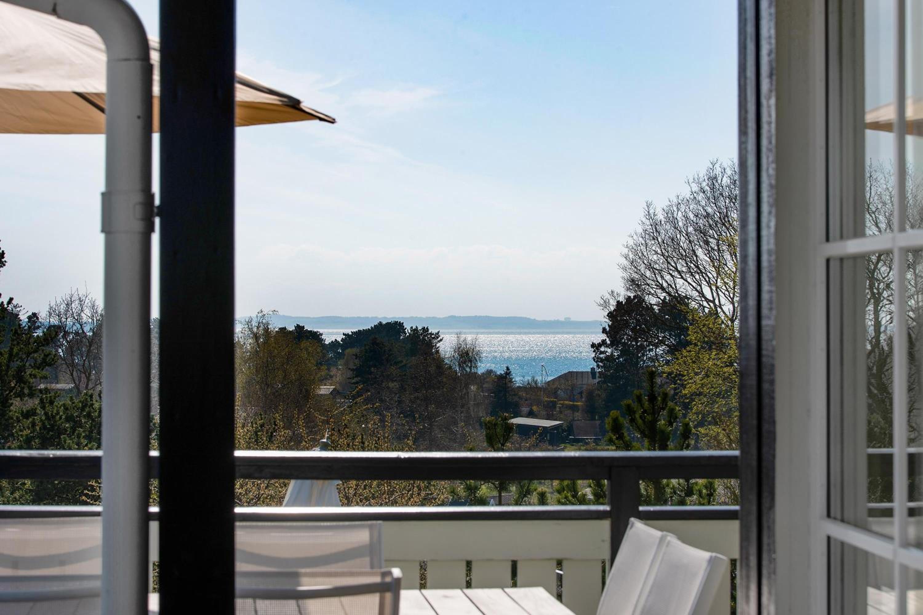 Stylish Two-Level Holiday Home With Stunning Views Near Ebeltoft