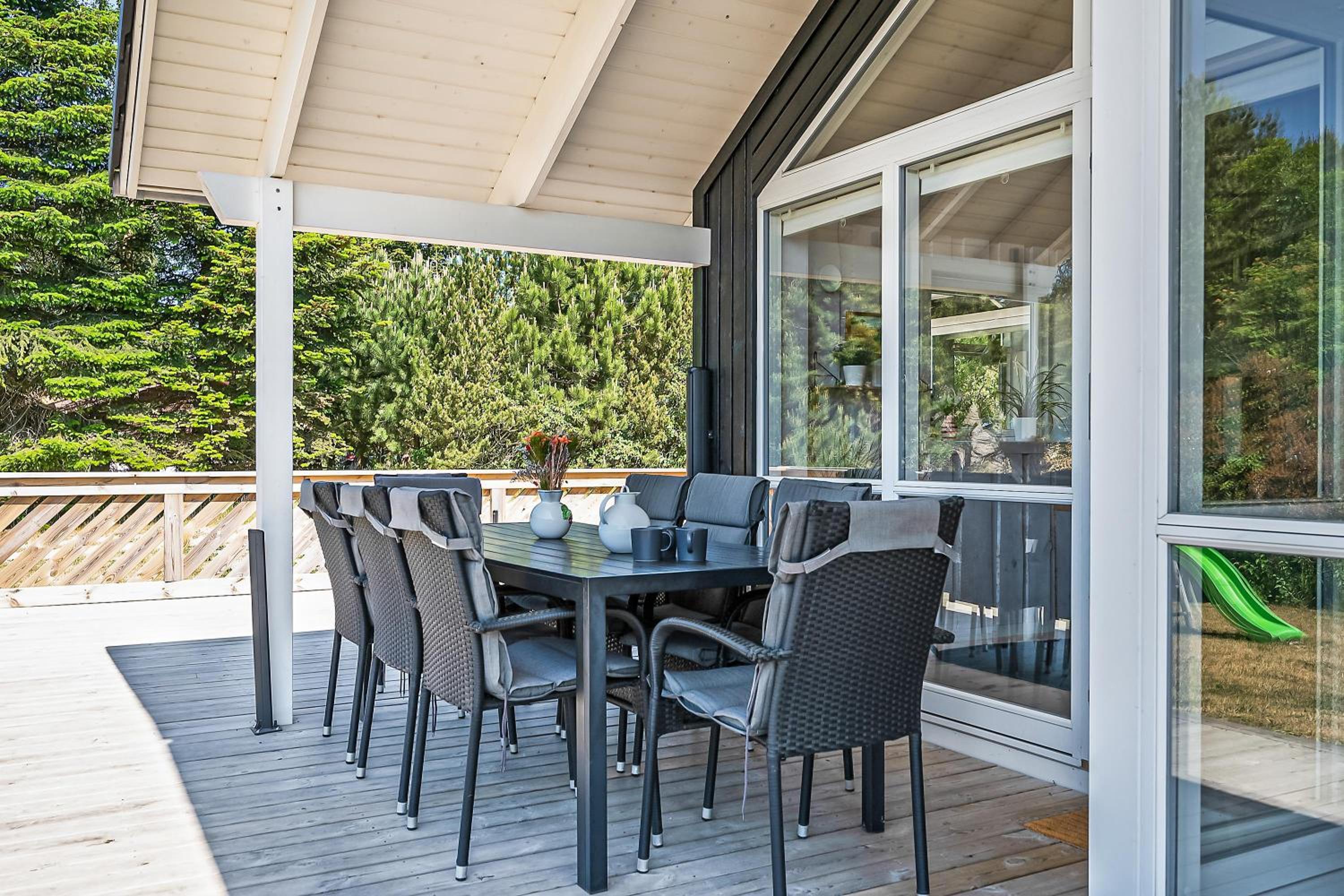 Stylish 8-Person Holiday Home Just 5 Minutes Walk From The Sandy Beach view 3