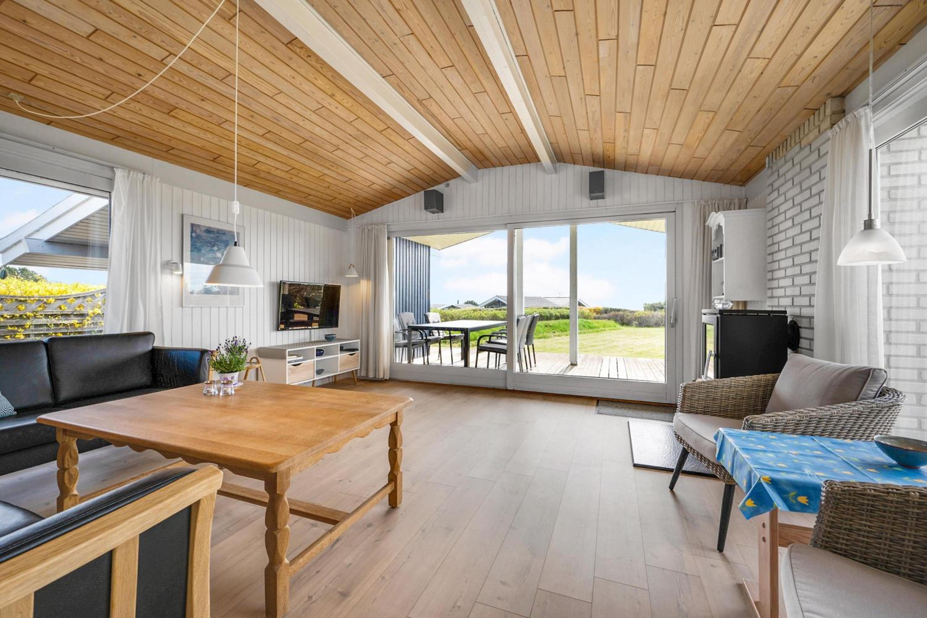 Well-Maintained Holiday Home With Panoramic Views Of Begtrup Bay