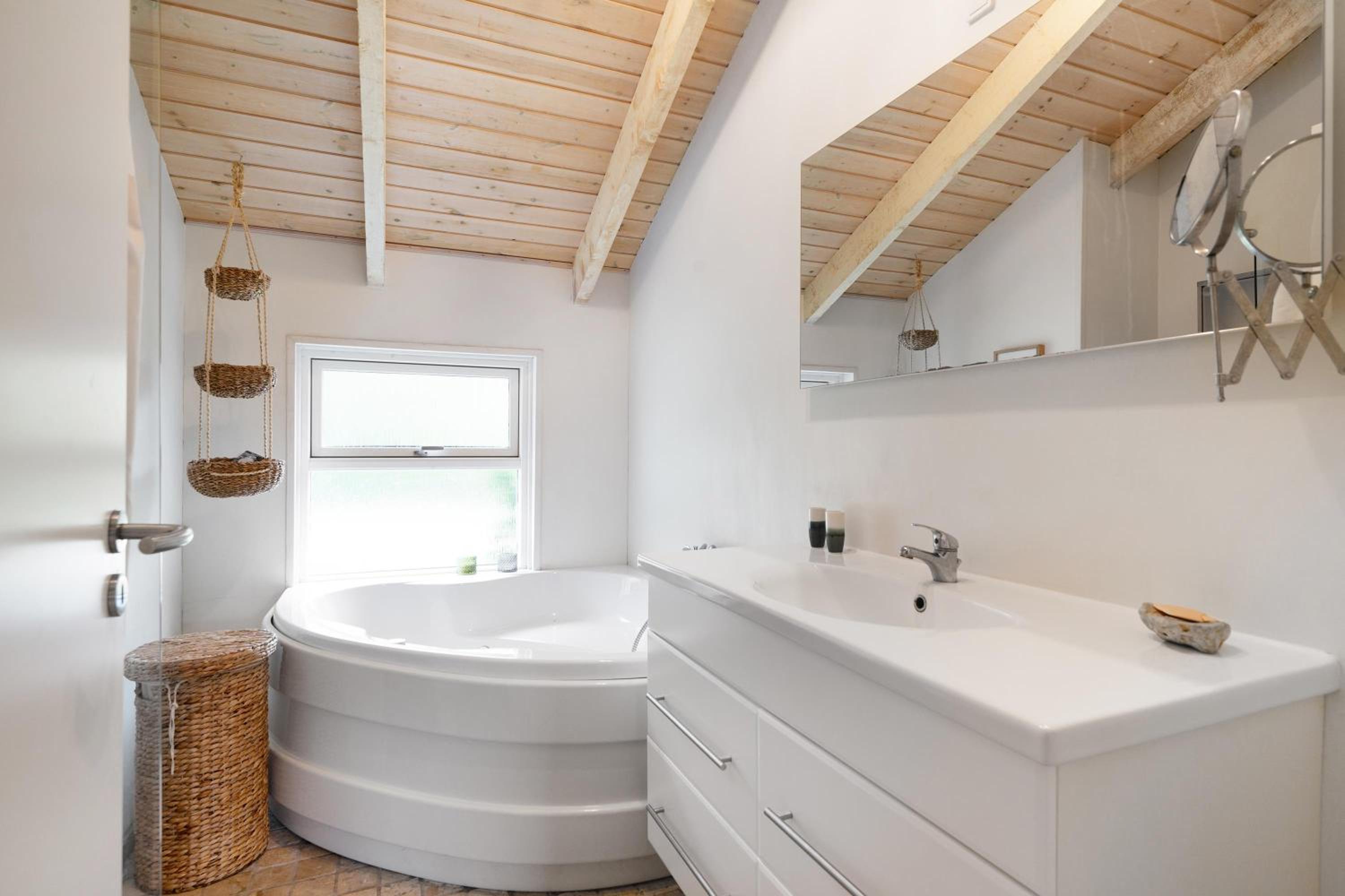Charming Holiday Home In Scenic Mols With Countryside Views And Close To The Water