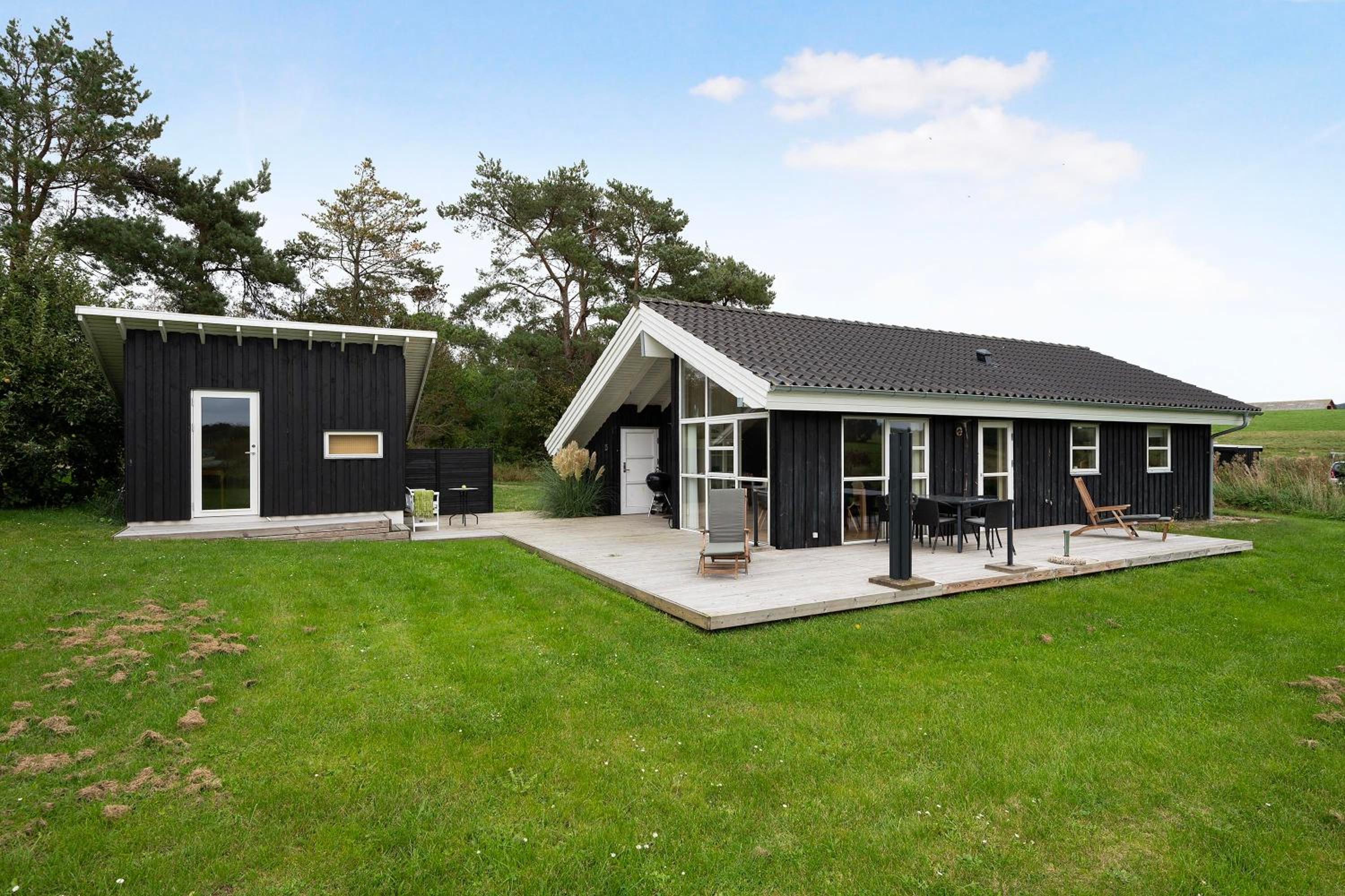 Charming Holiday Home In Scenic Mols With Countryside Views And Close To The Water