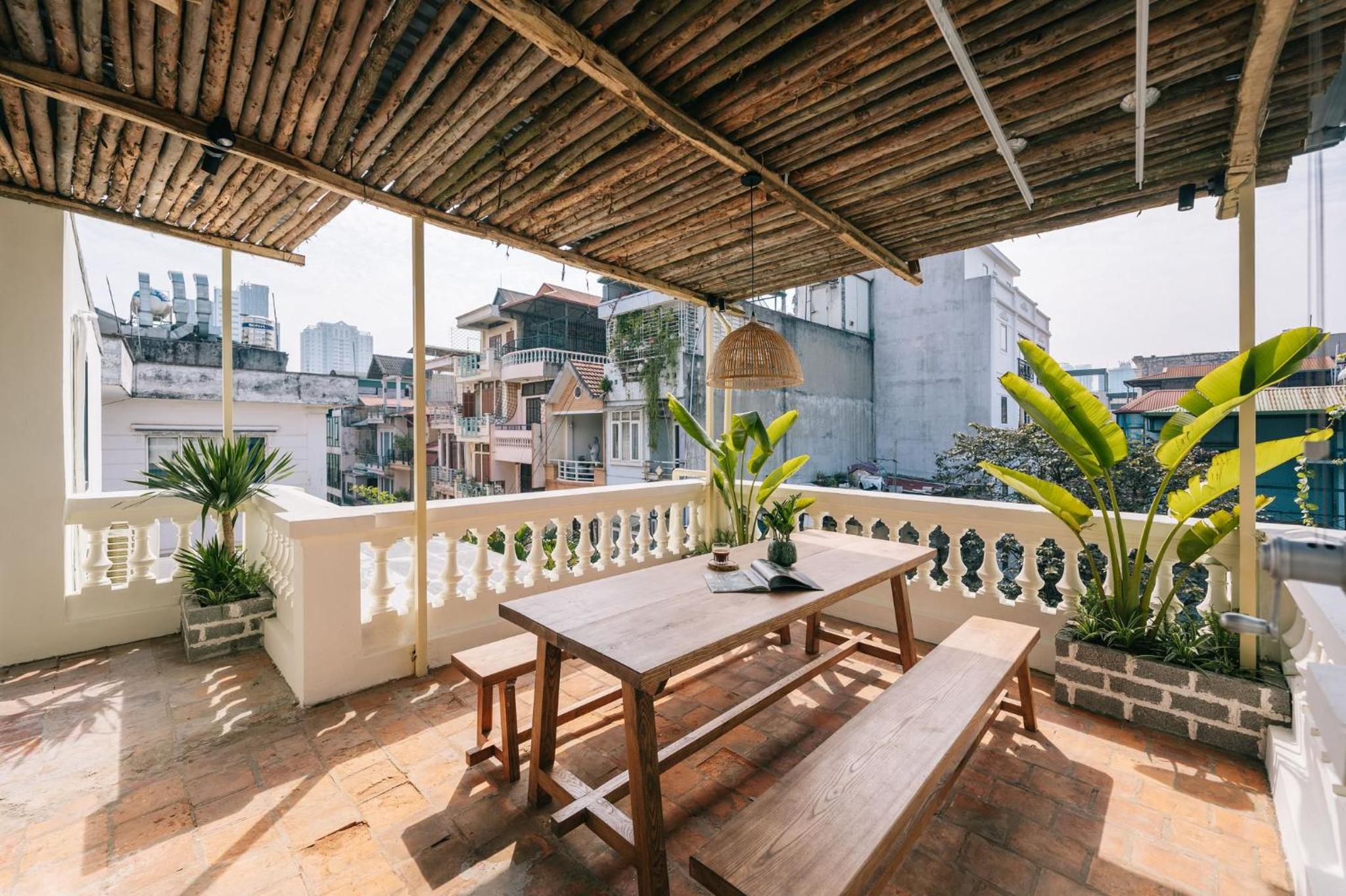 NUNANUNONG Garden Building with Green ROOFTOP