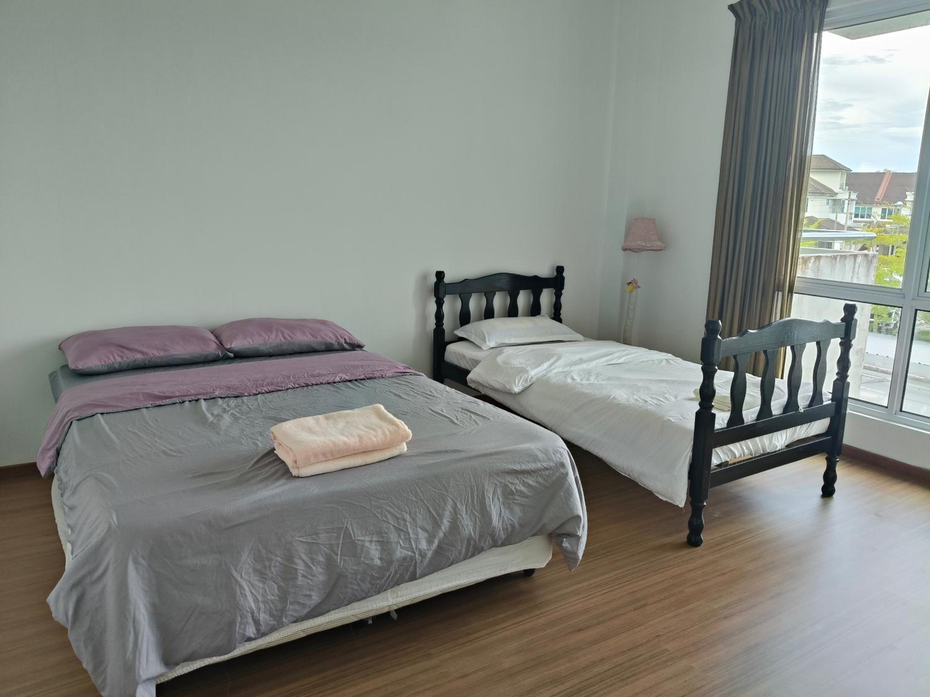 Homelite Eco Park Condominium