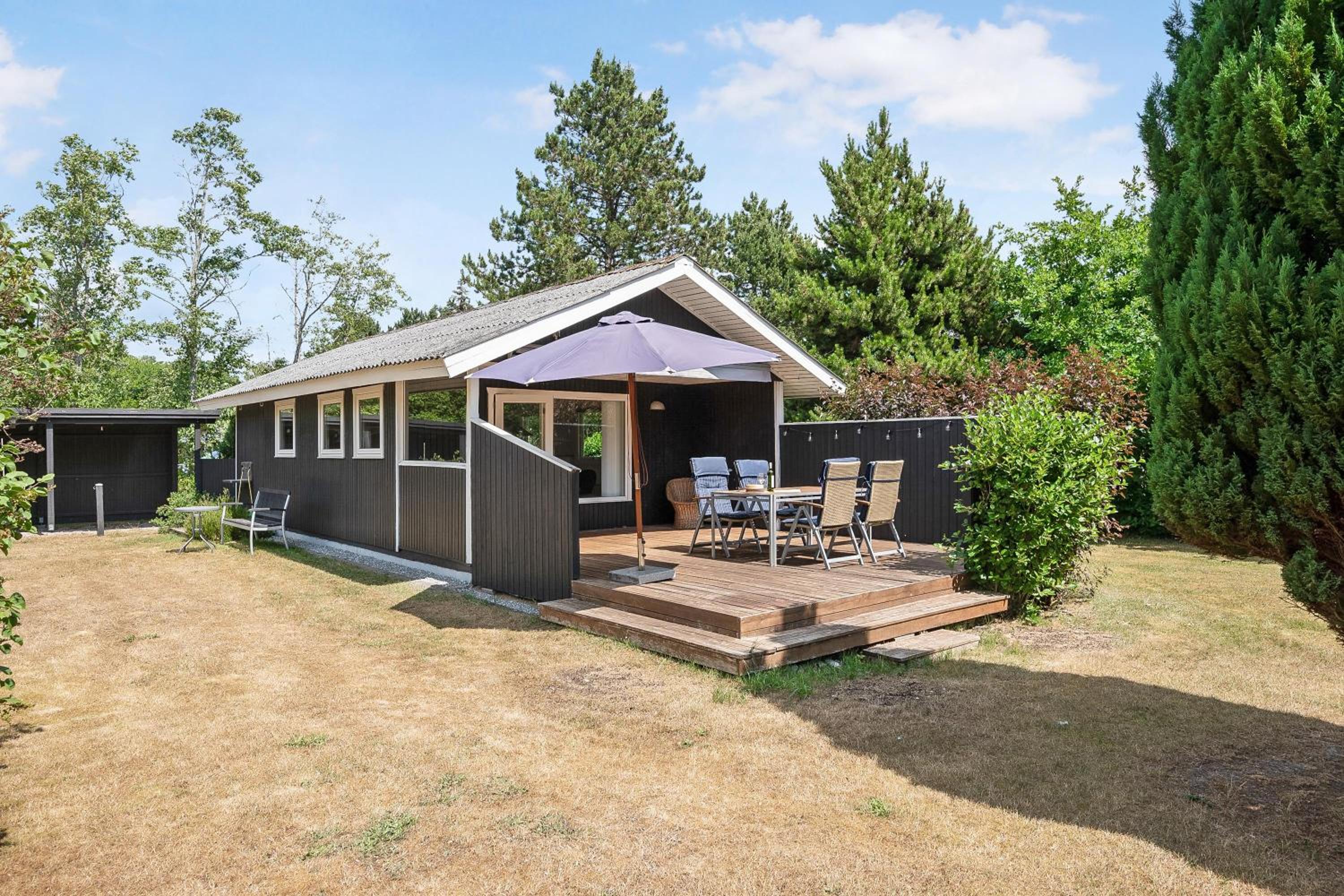 Cozy House For The Small Family, 5 Minutes Walk From The Beach