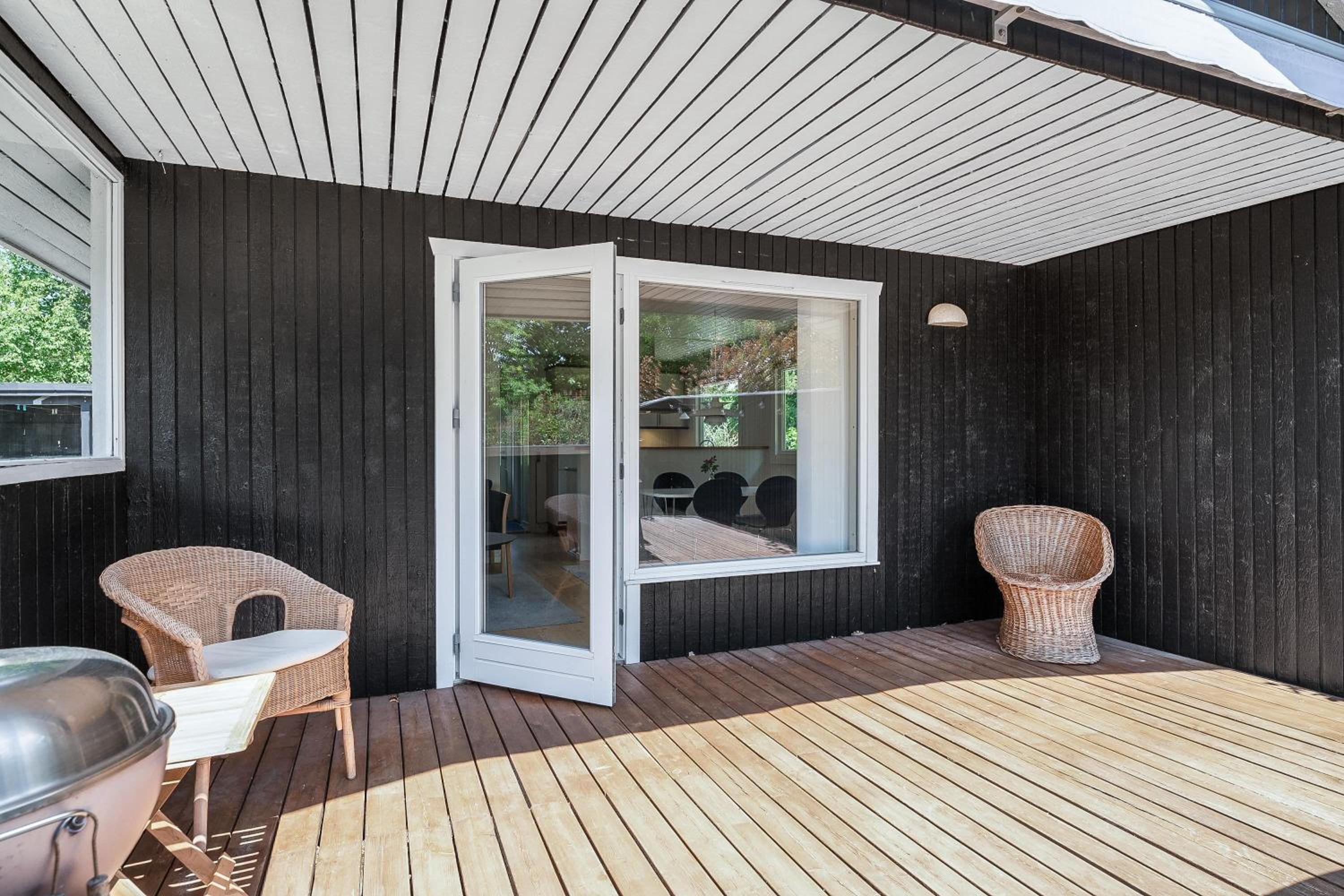 Cozy House For The Small Family, 5 Minutes Walk From The Beach