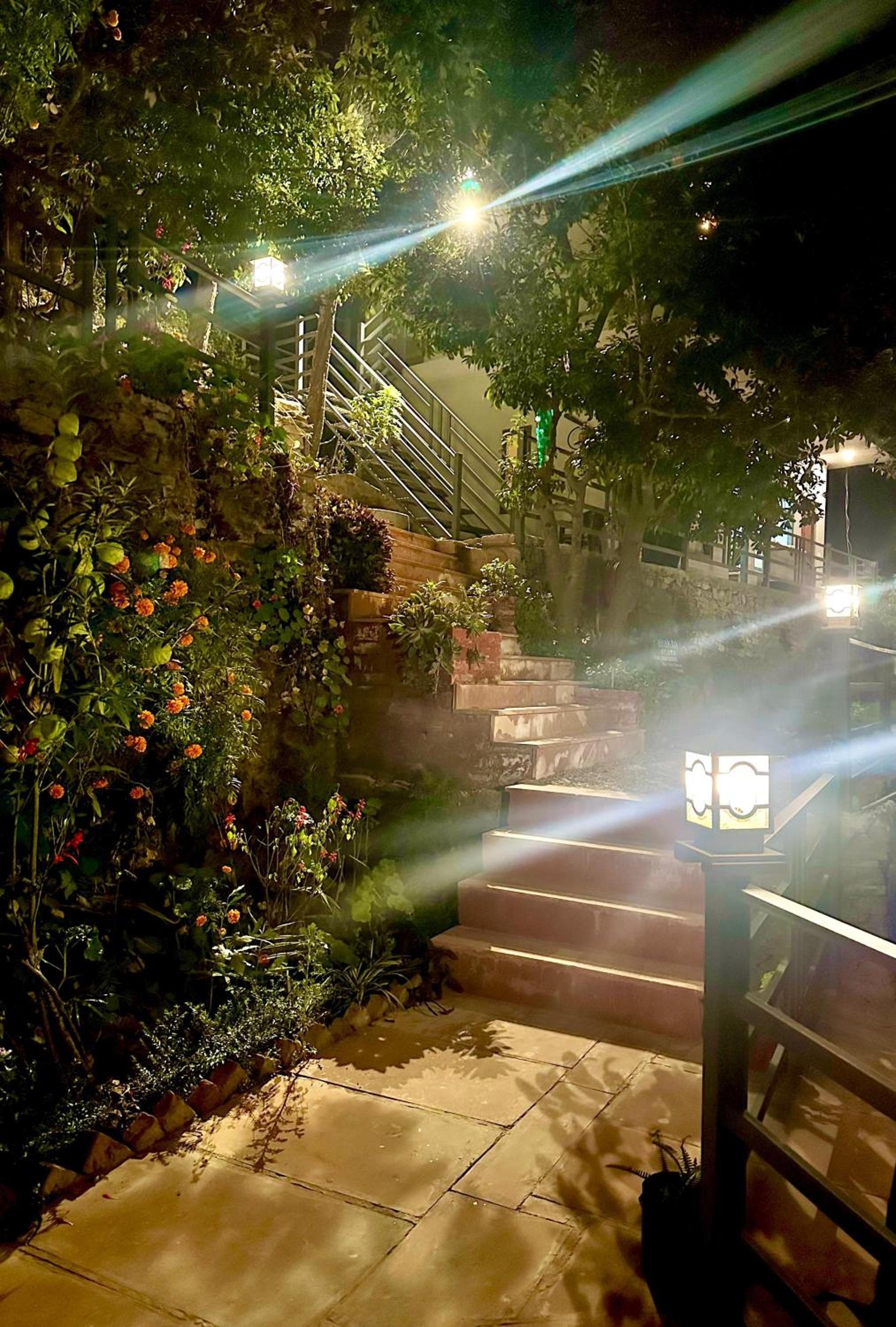 Oakakhi Stays, Deluxe room