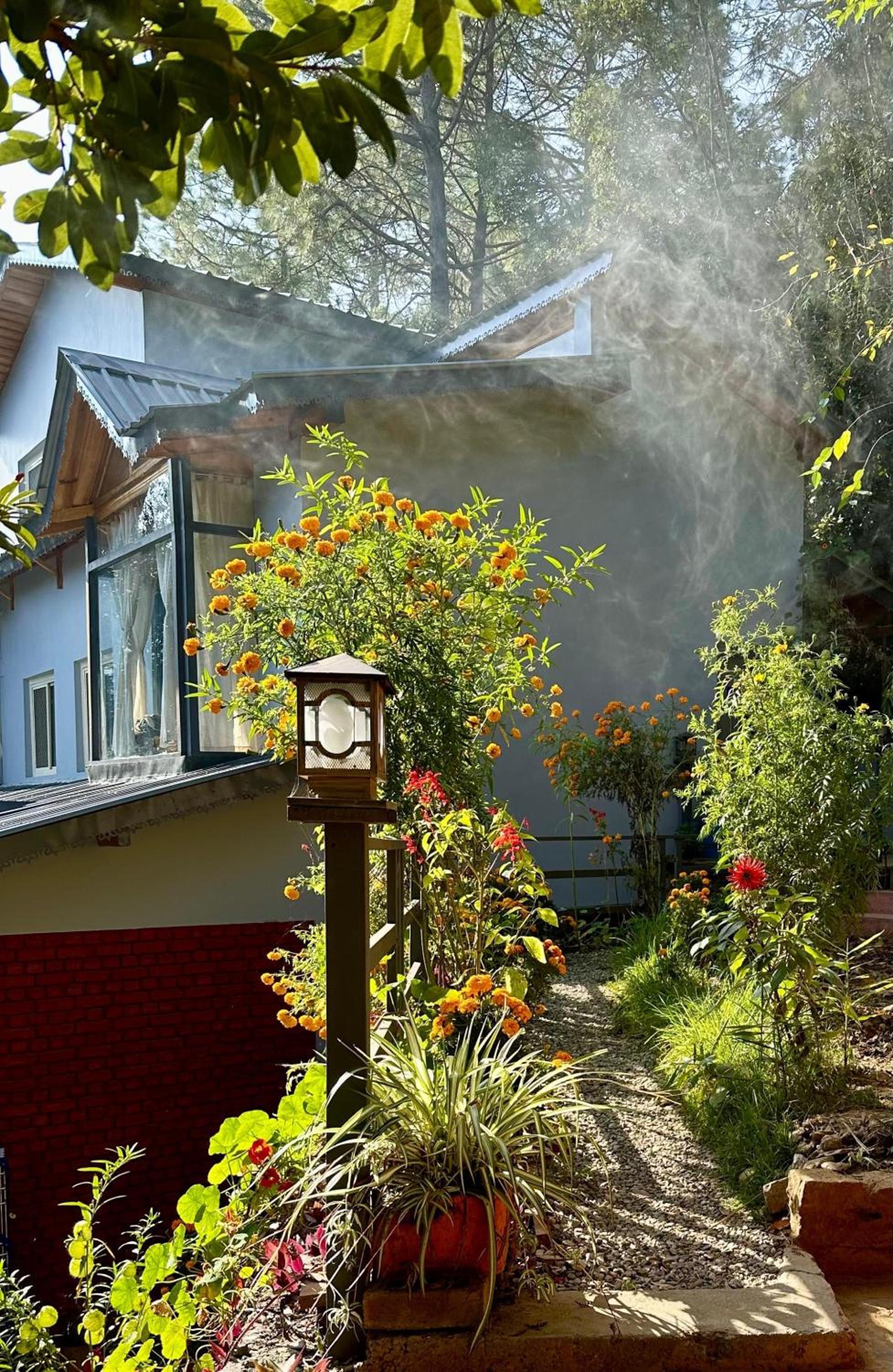 Oakakhi Stays, Deluxe room