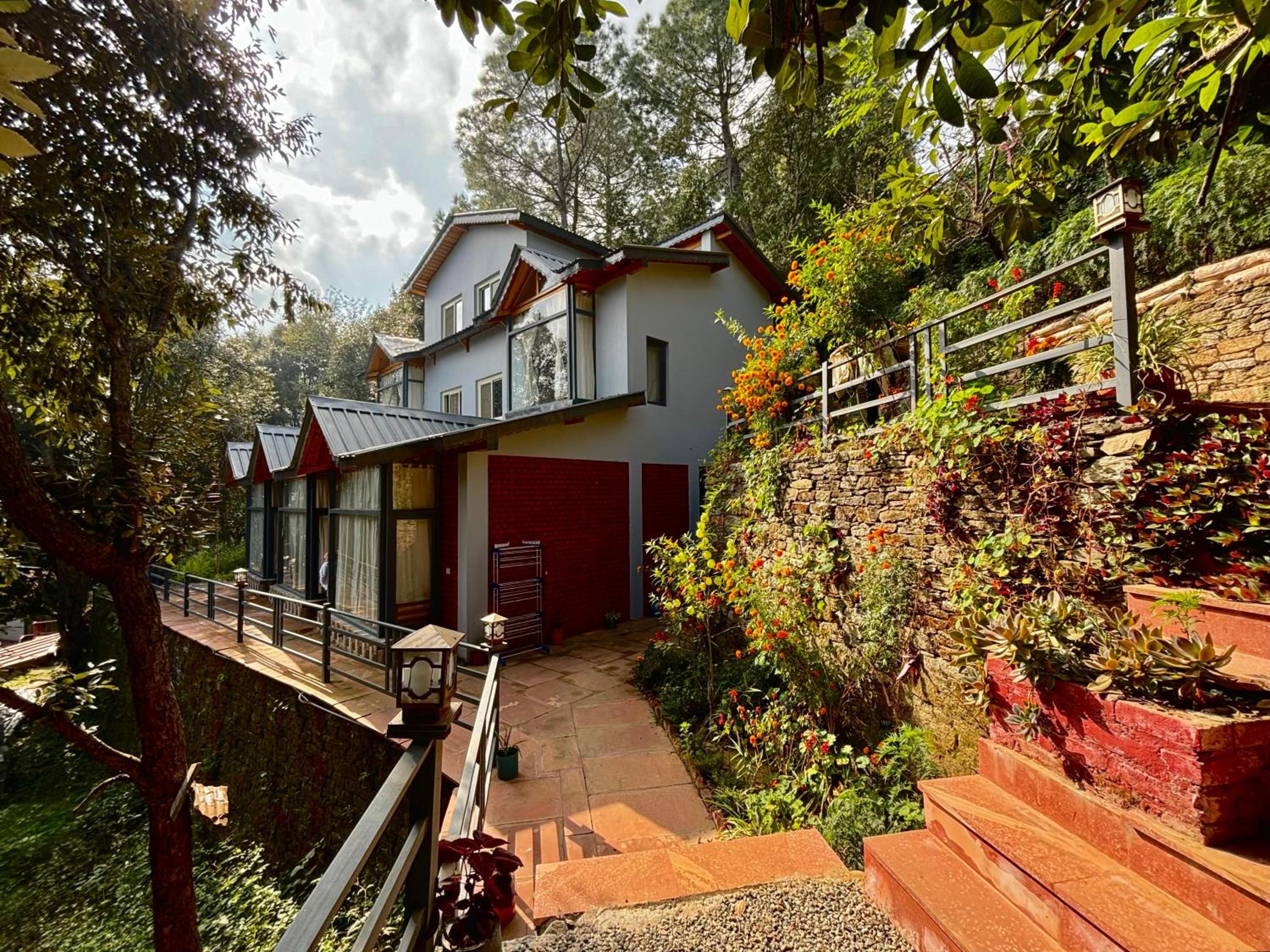 Oakakhi Stays, Deluxe room