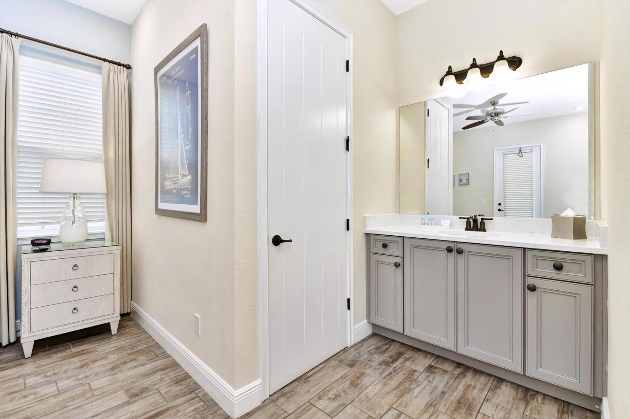 Lively Cottage With Hot Tub Near Disney With Margaritaville Resort & Island H2O Access - 8030Su