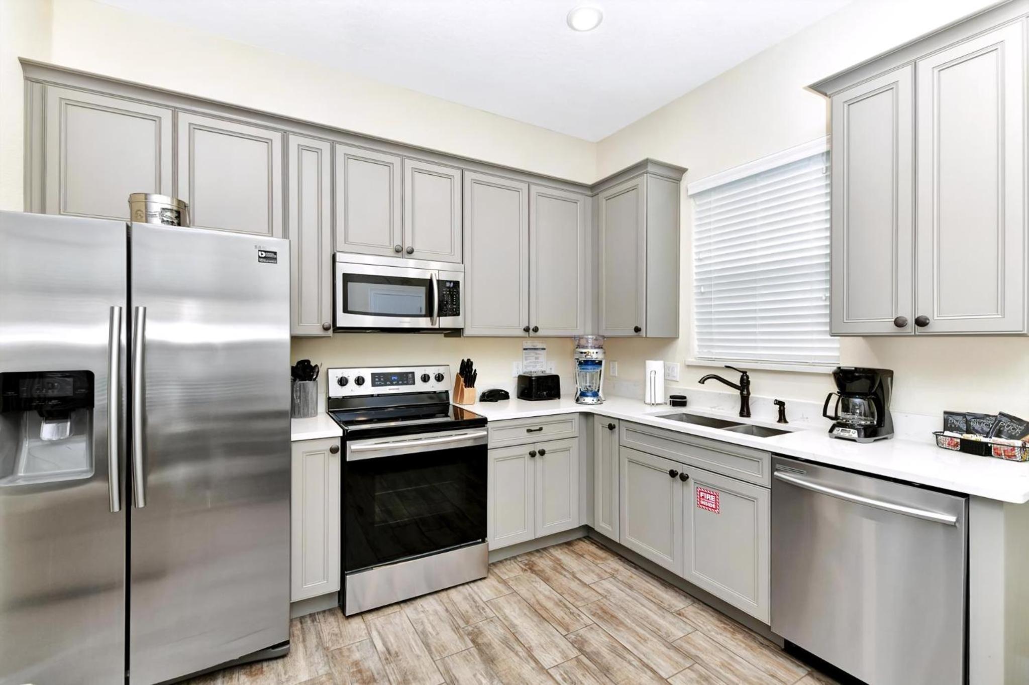 Lively Cottage With Hot Tub Near Disney With Margaritaville Resort & Island H2O Access - 8030Su